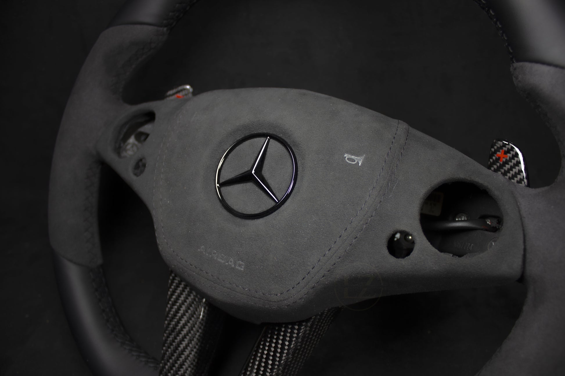 Mercedes-Benz SLS AMG Alcantara/Skinn Ratt - Røde Detaljer - LZ-Customs