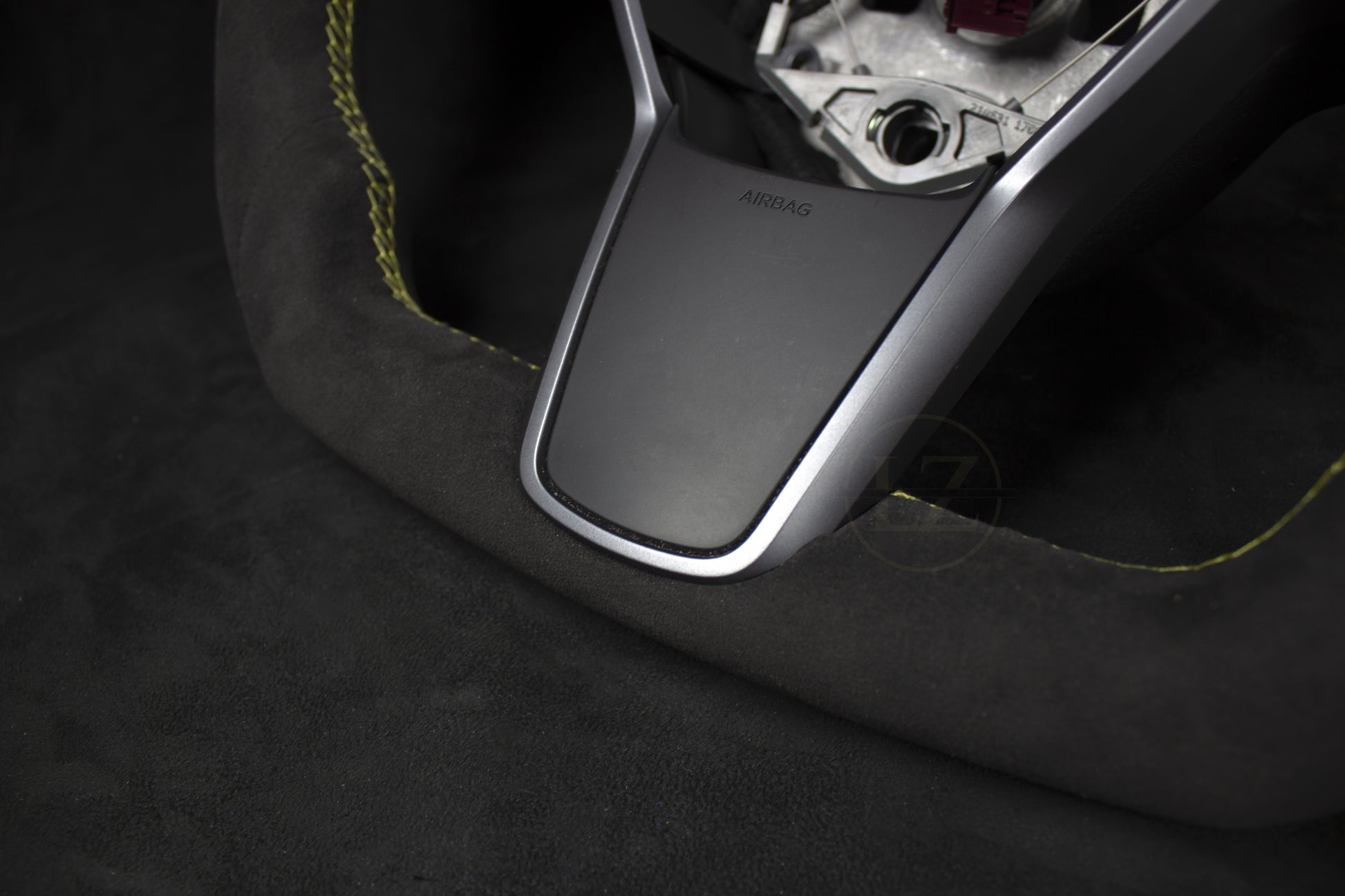 Tesla Model 3/Y Alcantara Ratt Gule Detaljer - LZ-Customs