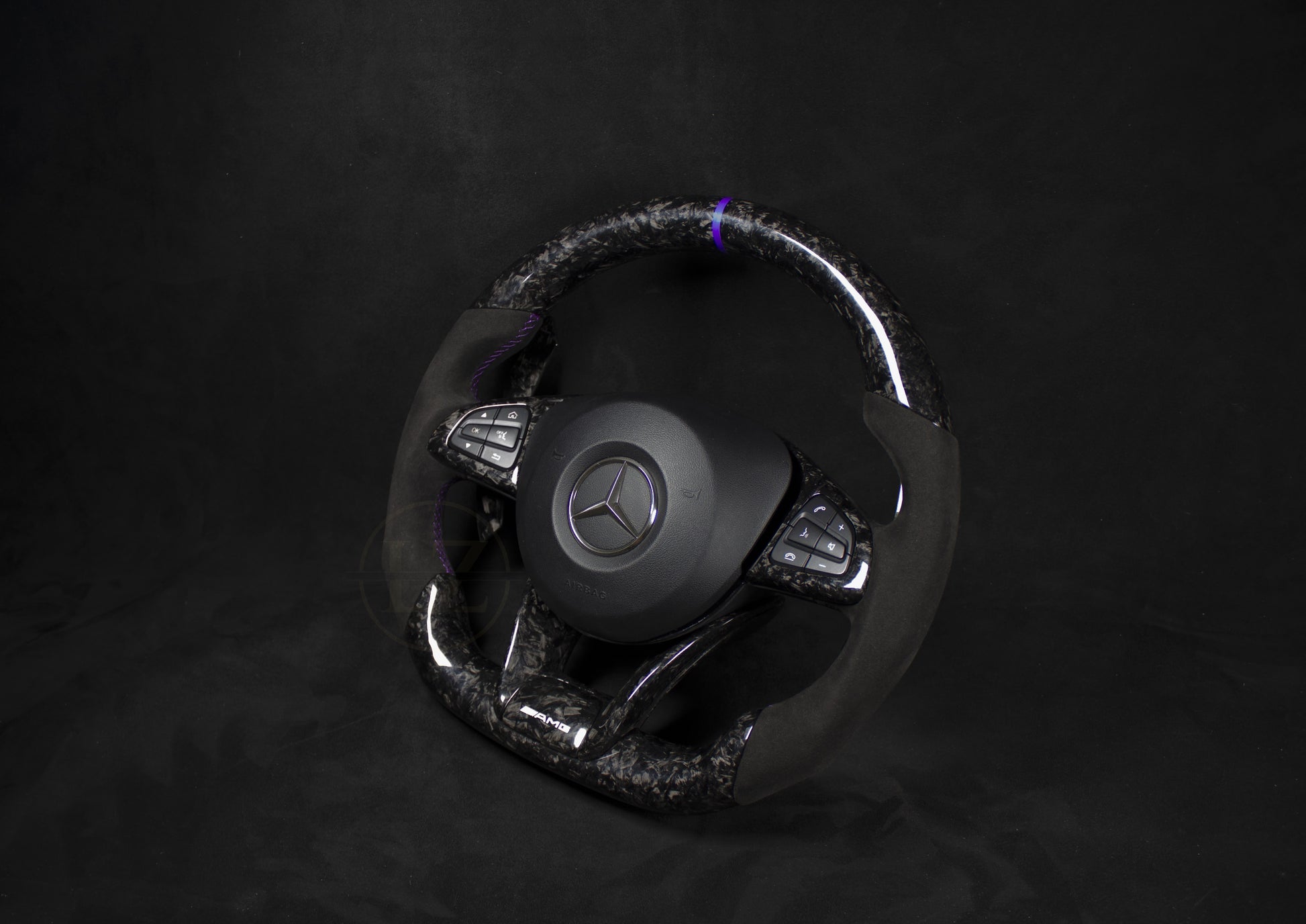 Mercedes-Benz Forged Carbon/Alcantara Ratt Lilla Detaljer - LZ-Customs