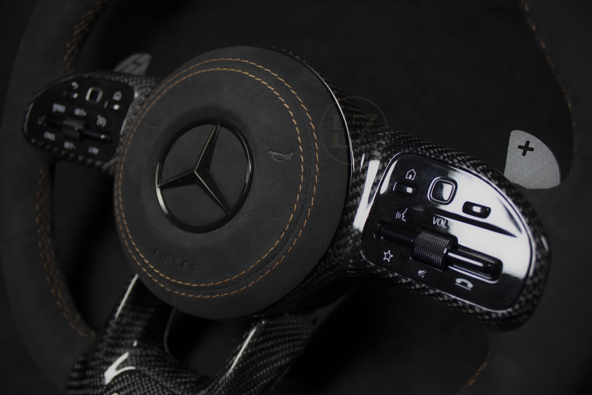 Mercedes-Benz C63 AMG Alcantara/Skinn Ratt Brune detaljer - LZ-Customs