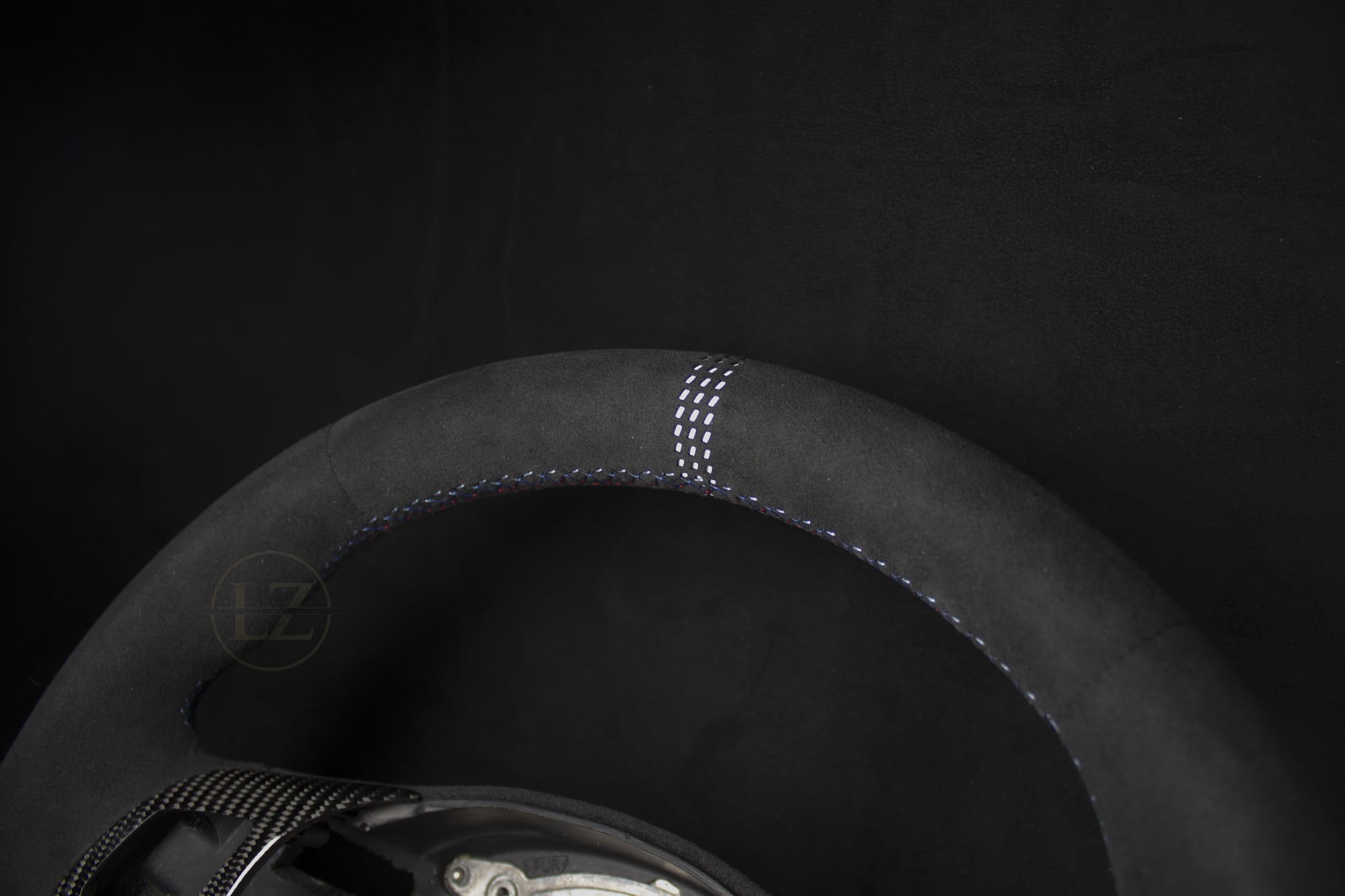 BMW E8X/E9X Alcantara CS Ratt Carbon Rattdeksel - LZ-Customs