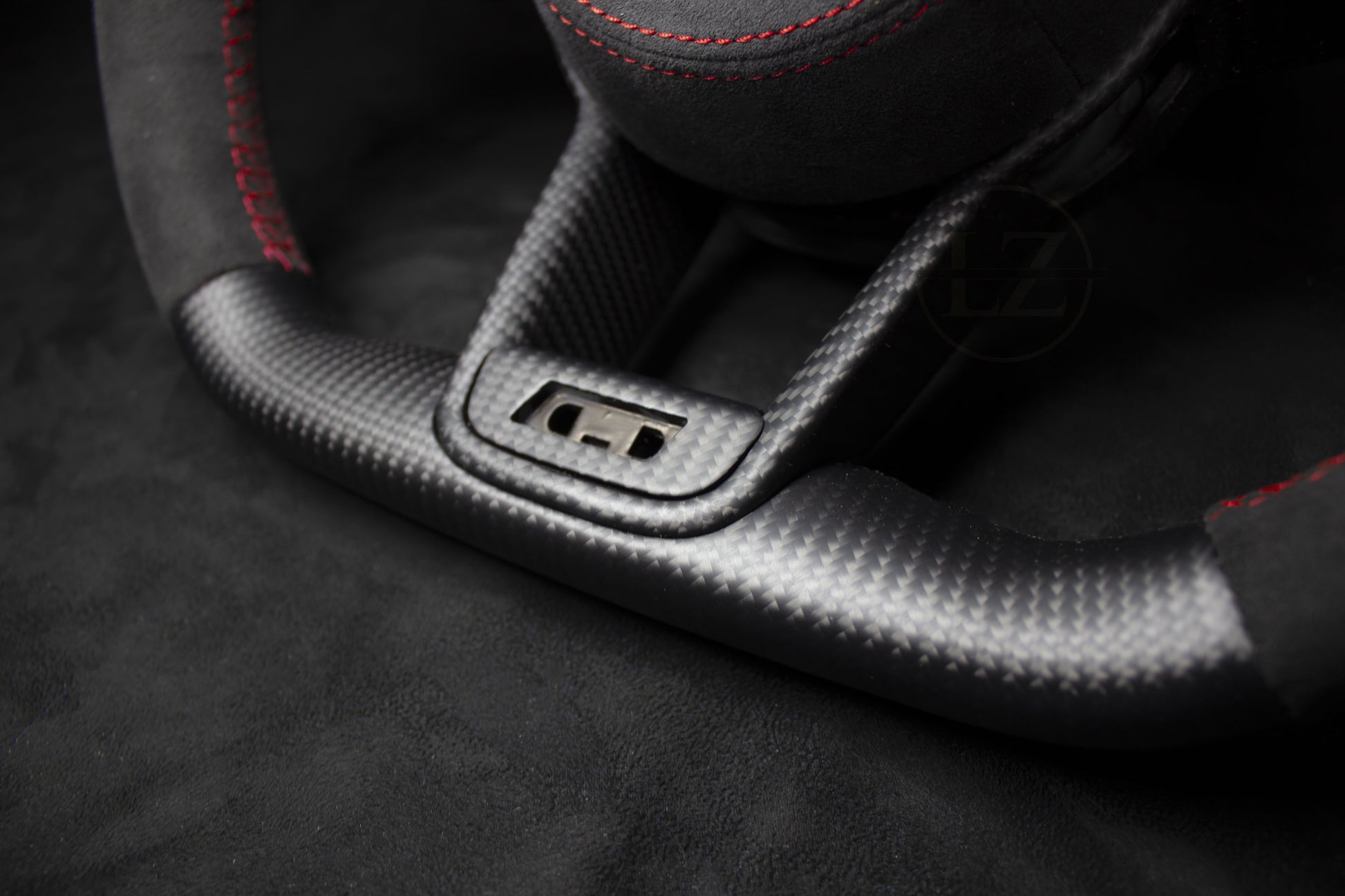 Audi R8 Alcantara/Carbon LED Ratt Røde Detaljer - LZ-Customs