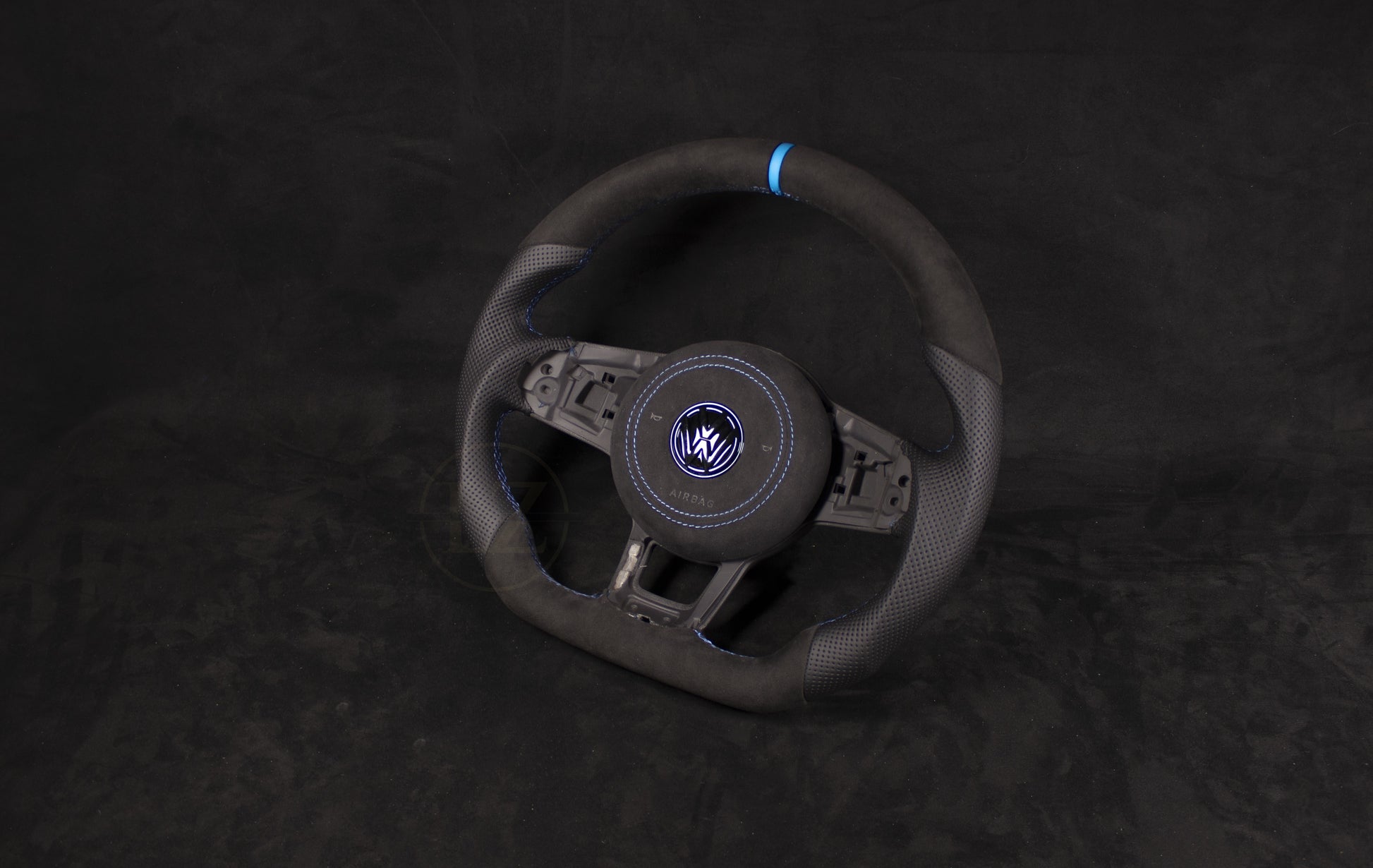 VOLKSWAGEN GOLF MK7 Alcantara/Skinn Ratt Blå Detaljer - LZ-Customs