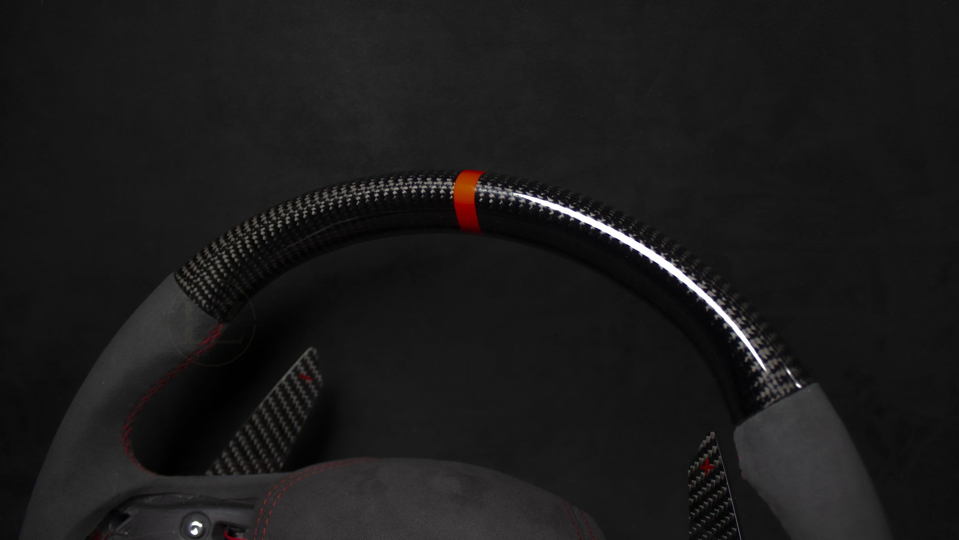 Audi RS C8 Alcantara/Carbon LED Ratt Røde Detaljer - LZ-Customs