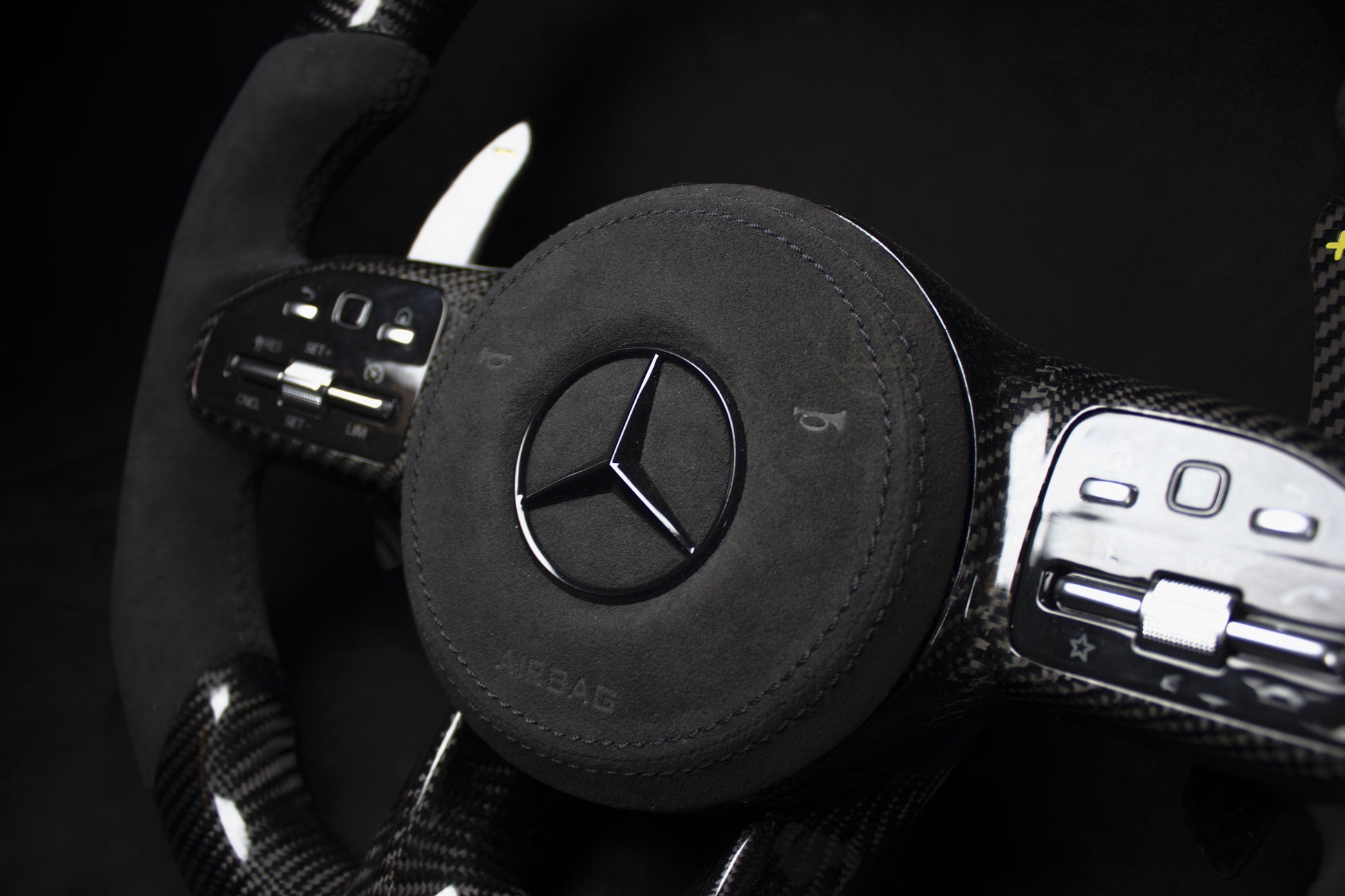 Mercedes-Benz C63 AMG Carbon/Alcantara 1-Edition LED Ratt - LZ-Customs