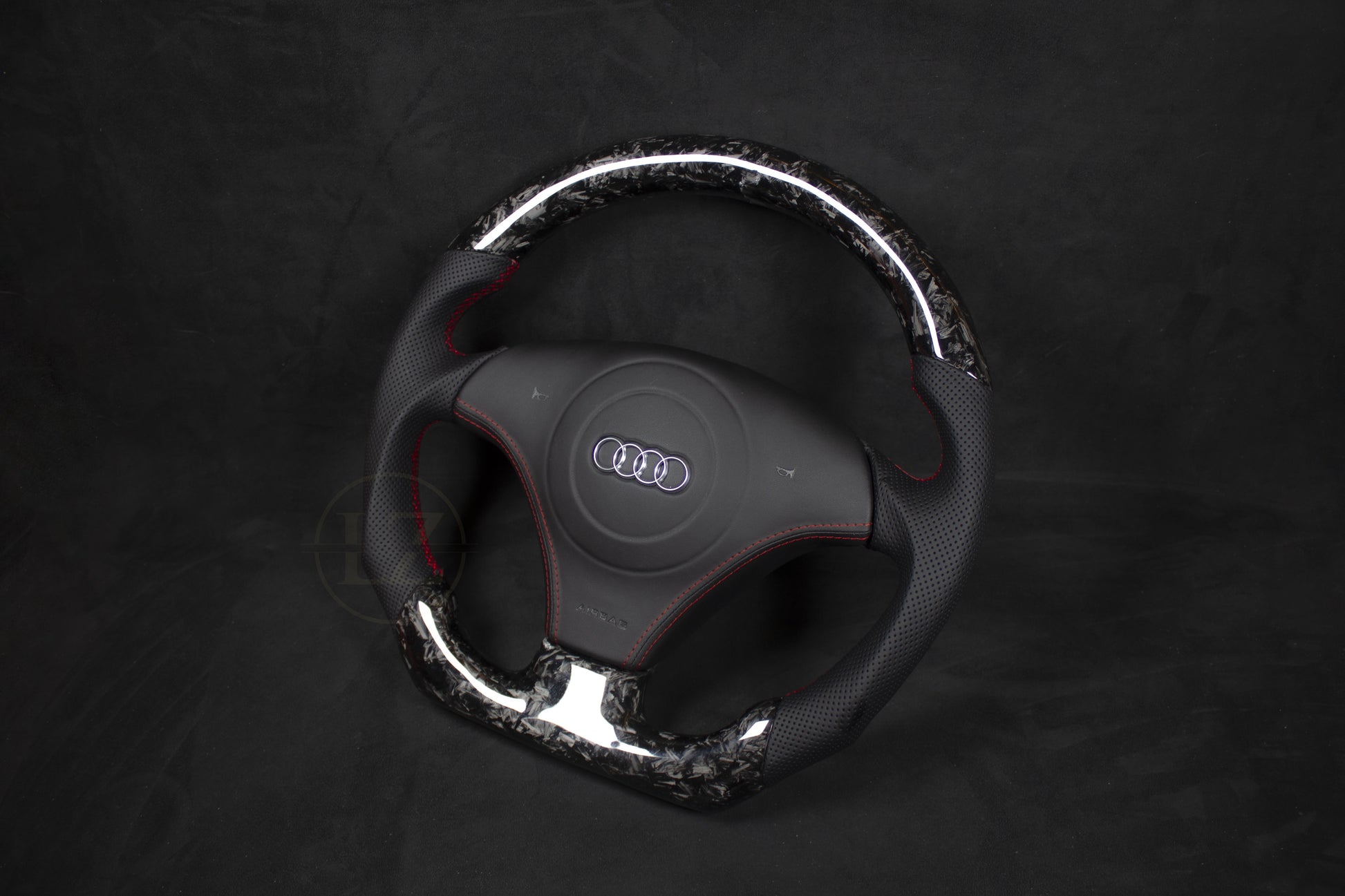 Audi B5 Lenkrad aus geschmiedetem Carbon, rote Details – LZ-Customs