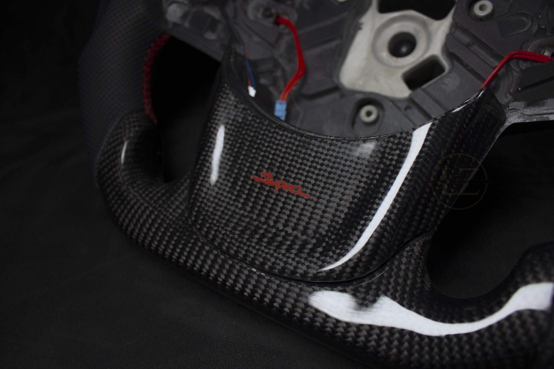 Toyota Supra Carbon LED Ratt Røde Detaljer - LZ-Customs