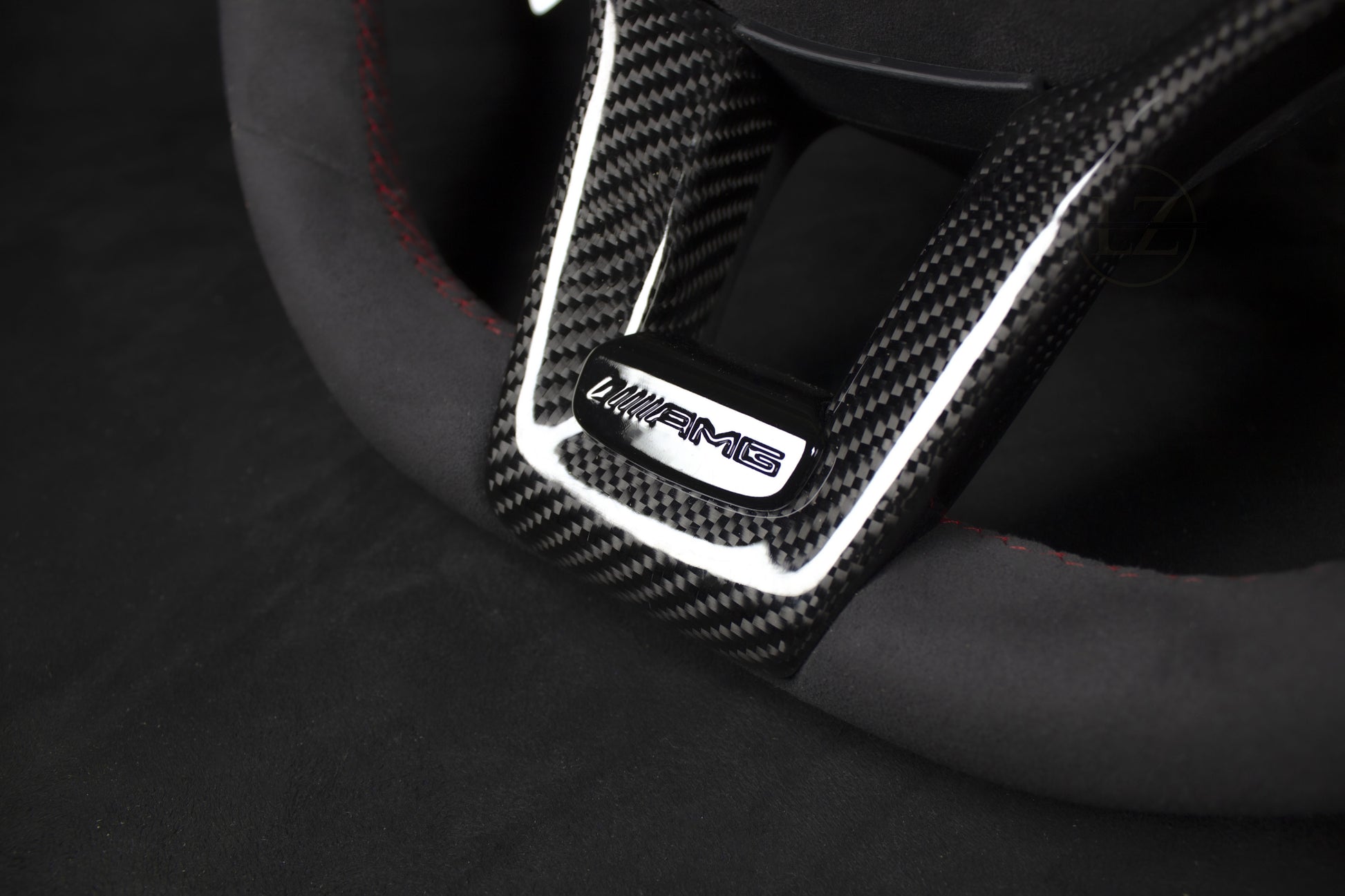 Mercedes-Benz AMG Alcantara Ratt - Røde Detaljer - LZ-Customs