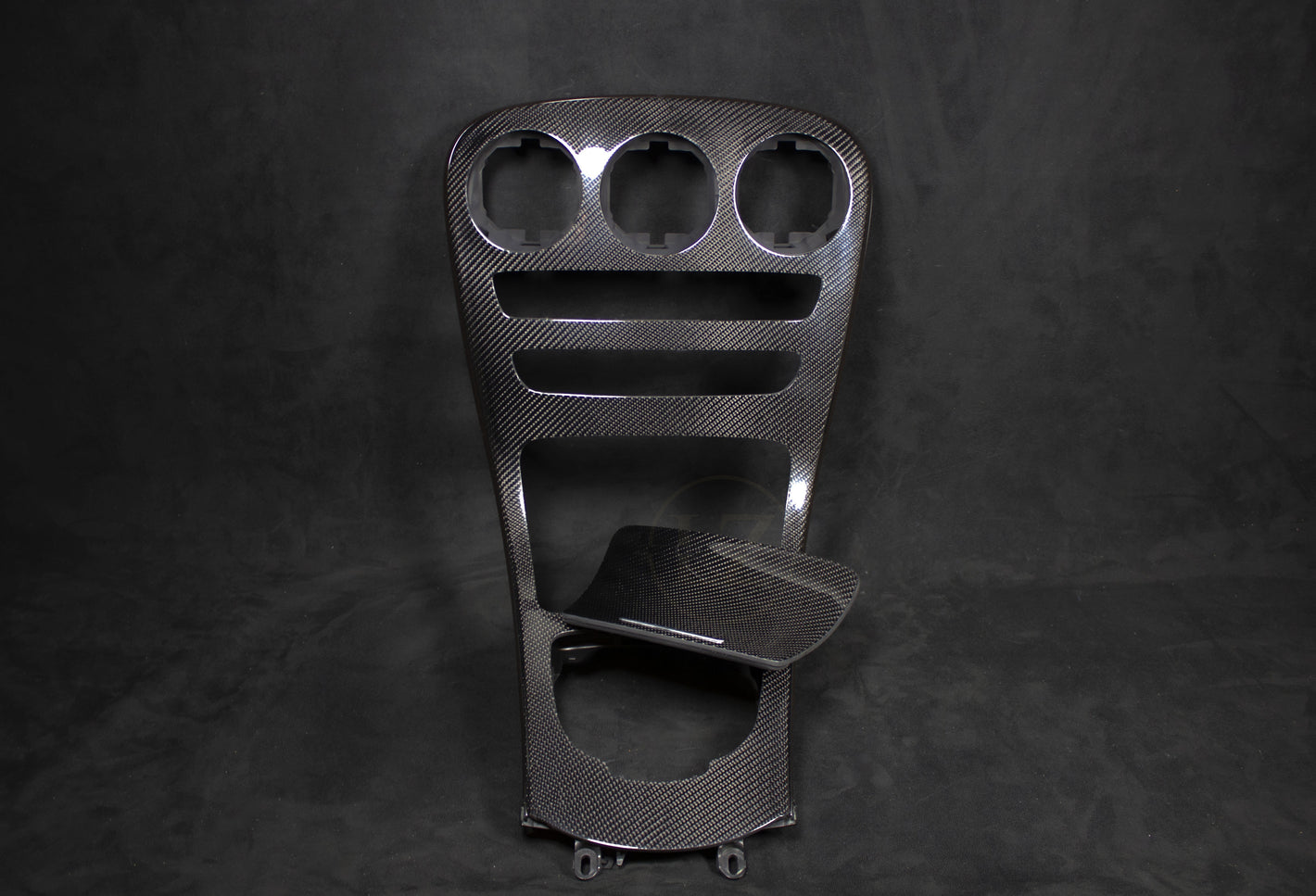 Mercedes Benz C63 Carbon Senterkonsoll - LZ-Customs