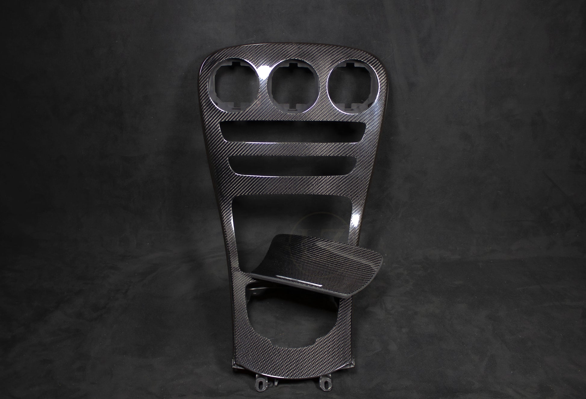 Mercedes Benz C63 Carbon Senterkonsoll - LZ-Customs