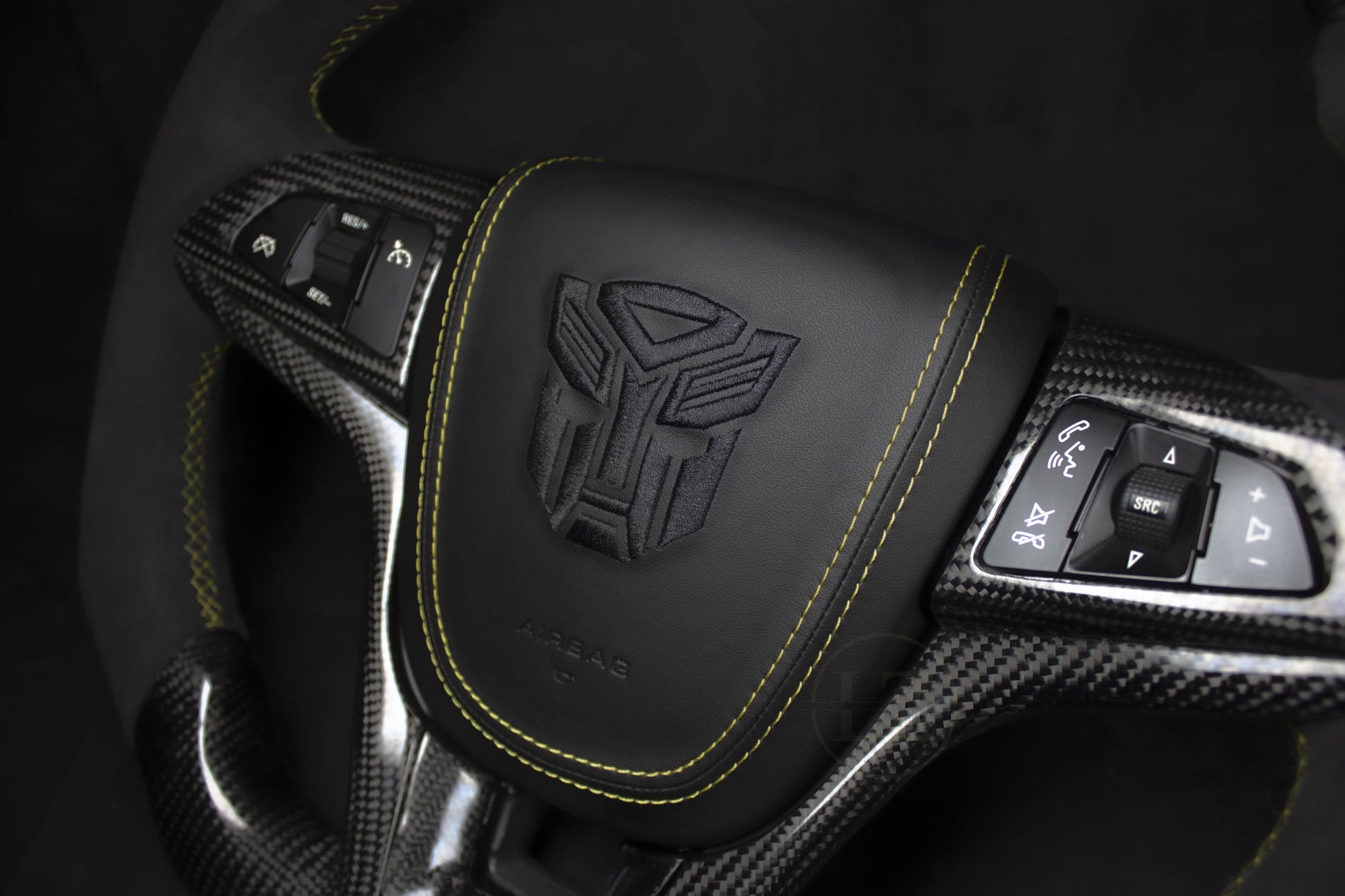 Chevrolet Camaro Alcantara/Carbon Transformers Edition - Gule Detaljer - LZ-Customs