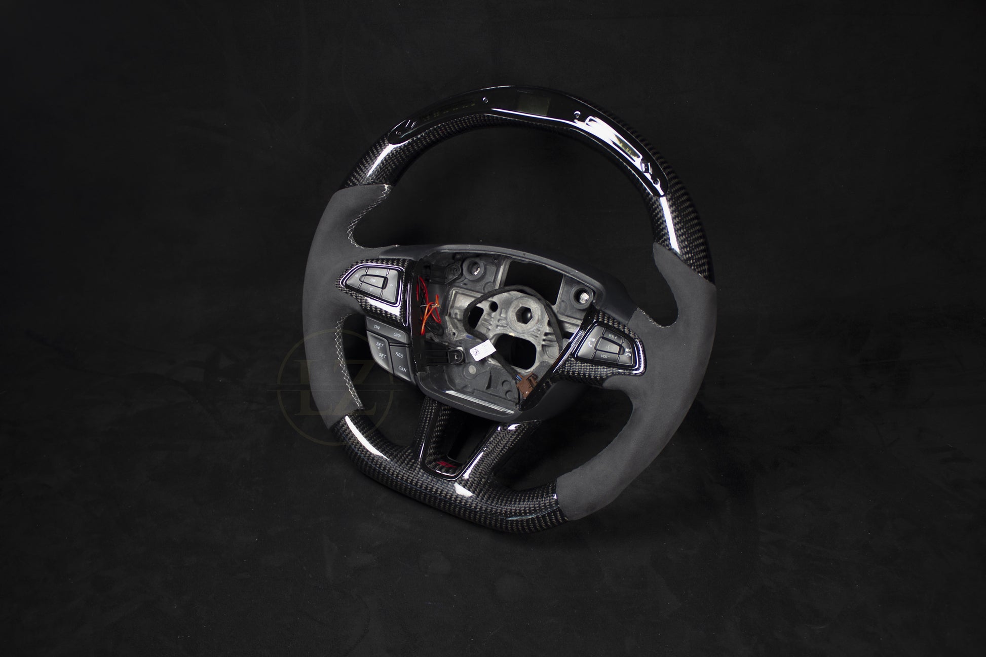 Ford Focus ST/RS MK3 Alcantara/Carbon + LED Ratt - LZ-Customs