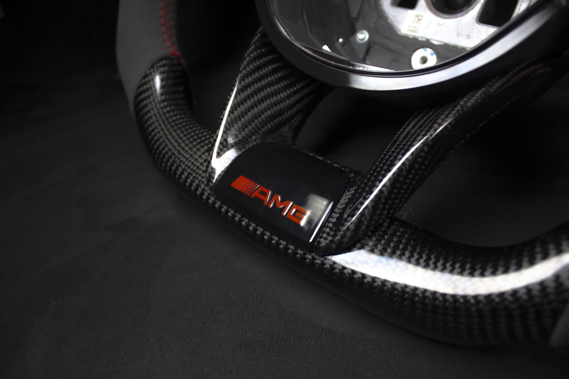 Mercedes-Benz C63 AMG Carbon/Alcantara LED-Lenkrad mit roten Details – LZ-Customs
