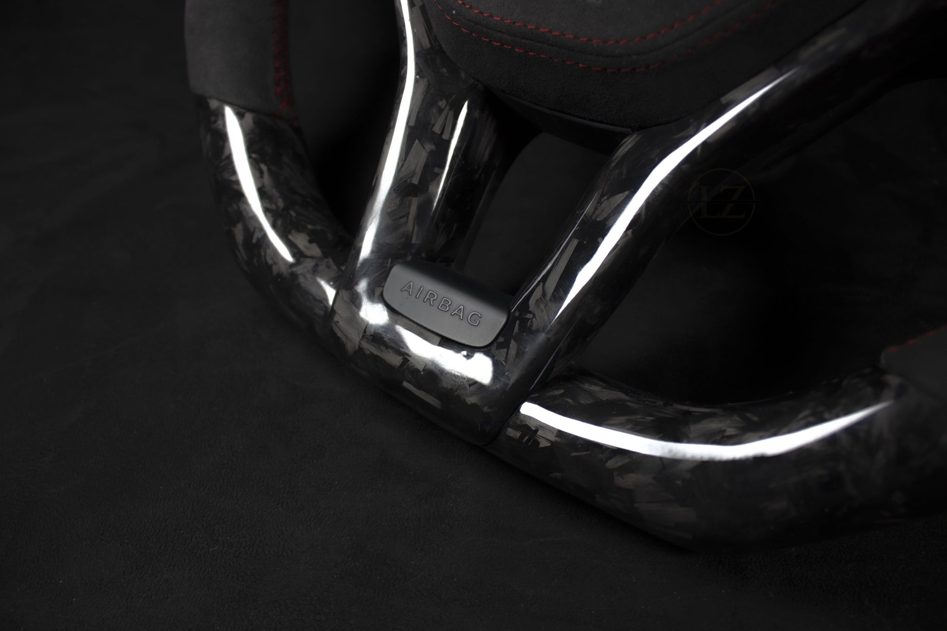 Mercedes-Benz C63 AMG Forged Carbon/Alcantara LED Ratt Røde Detaljer - LZ-Customs