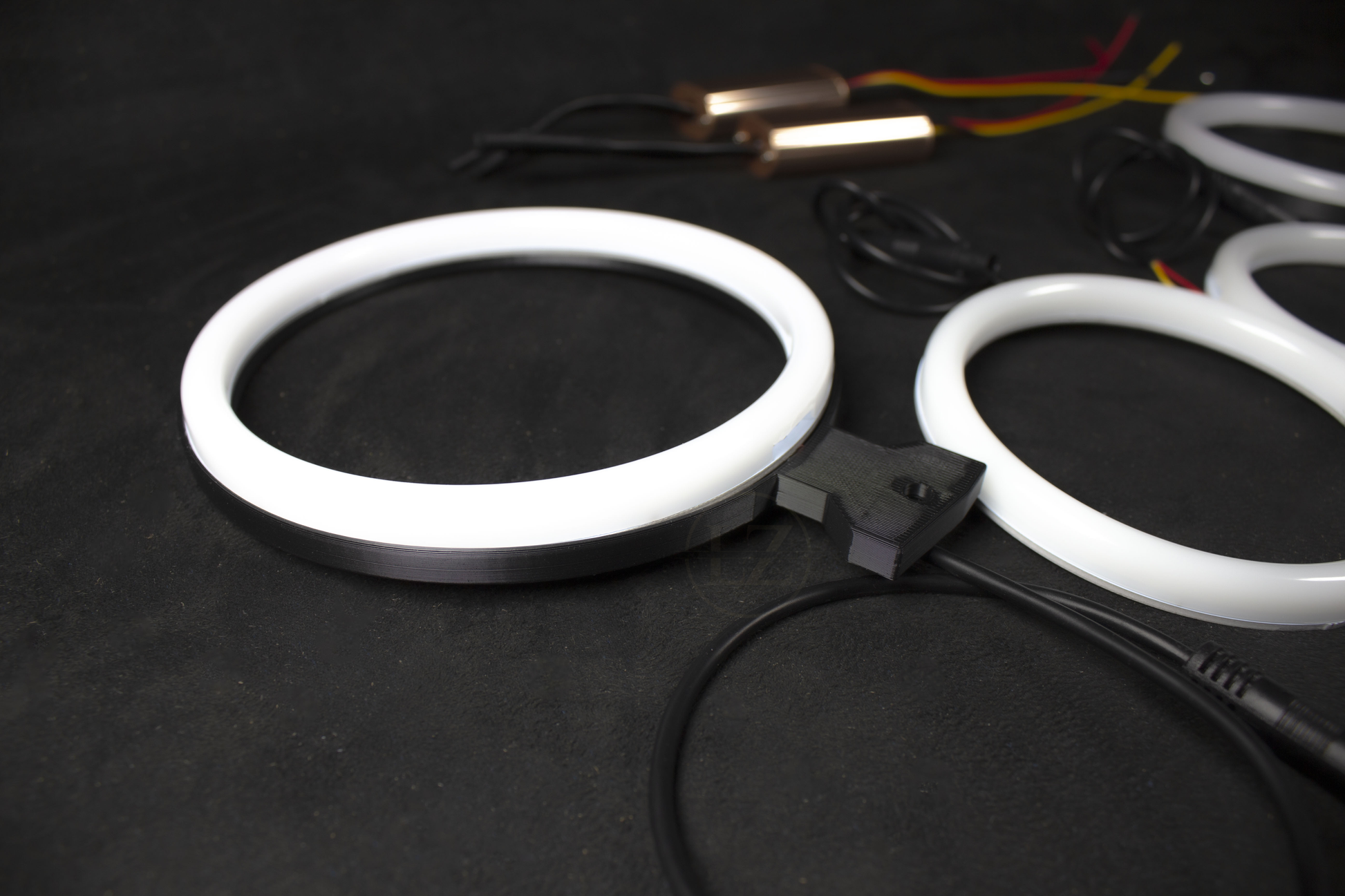 BMW E8X/E9X Angel Eyes – LZ V4 Plug & Play (Switchback) - LZ-Customs