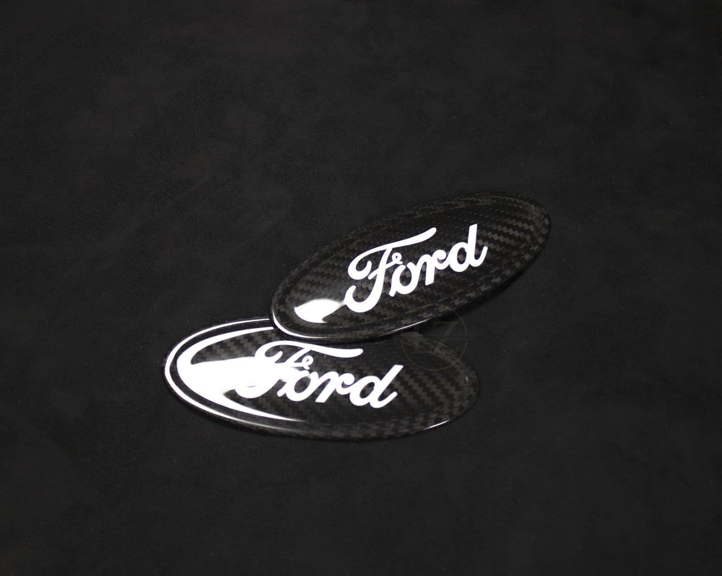 Ford Carbon Emblem - LZ-Customs