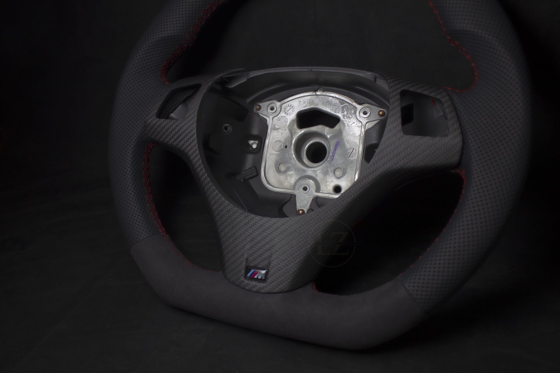 BMW E9X,E8X Dry Carbon Rattdeksel - LZ-Customs