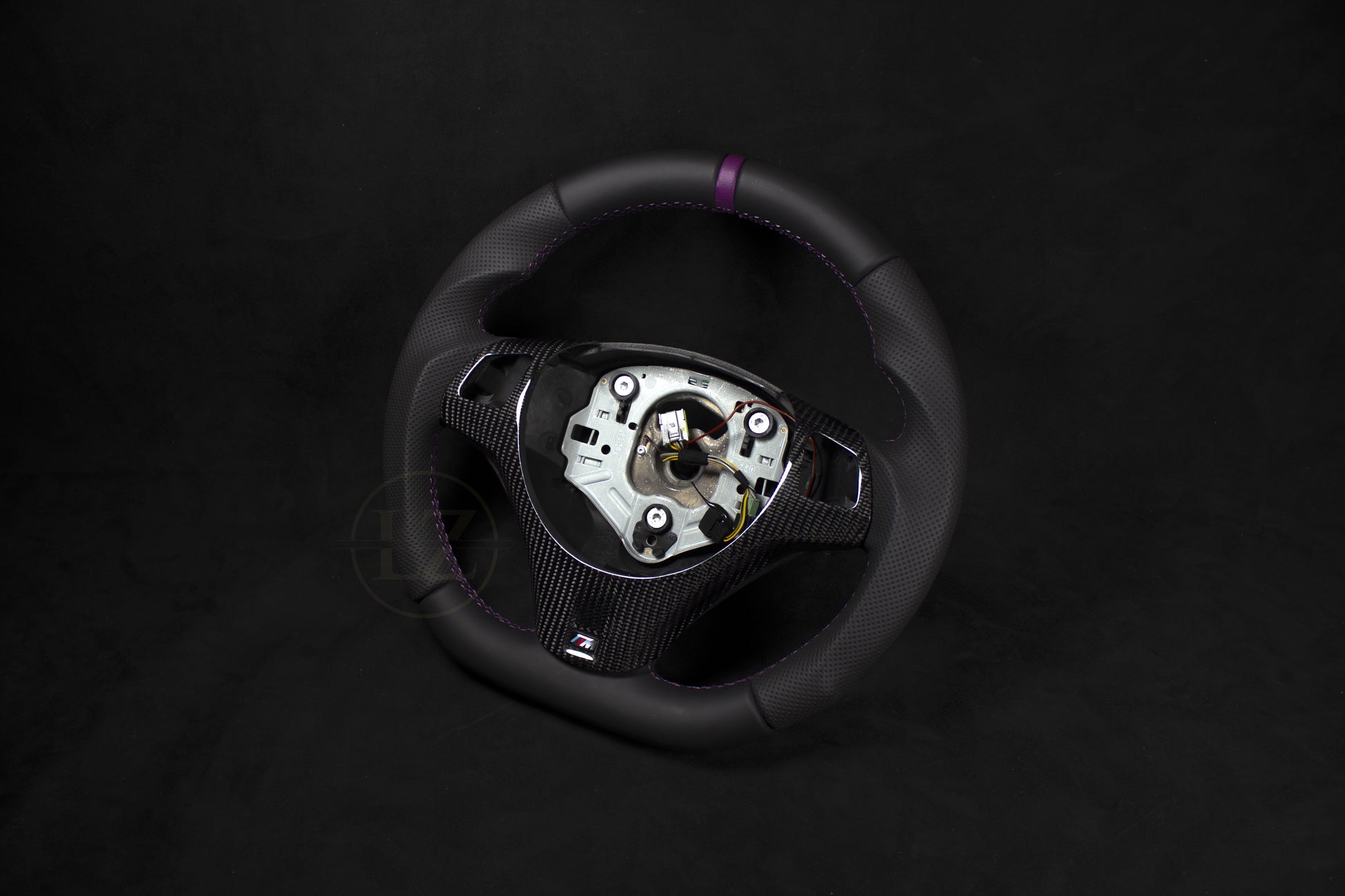 BMW E8X/E9X Skinn Ratt, Lilla Detaljer - LZ-Customs