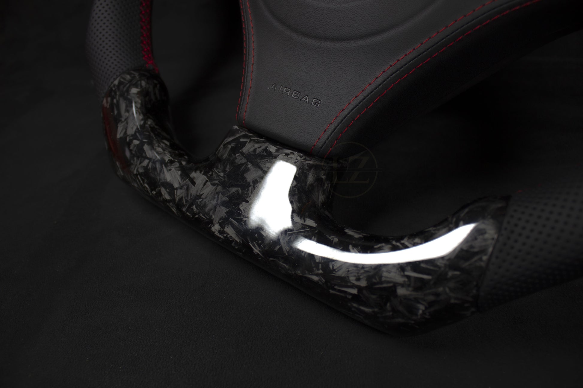 Audi B5 Lenkrad aus geschmiedetem Carbon, rote Details – LZ-Customs