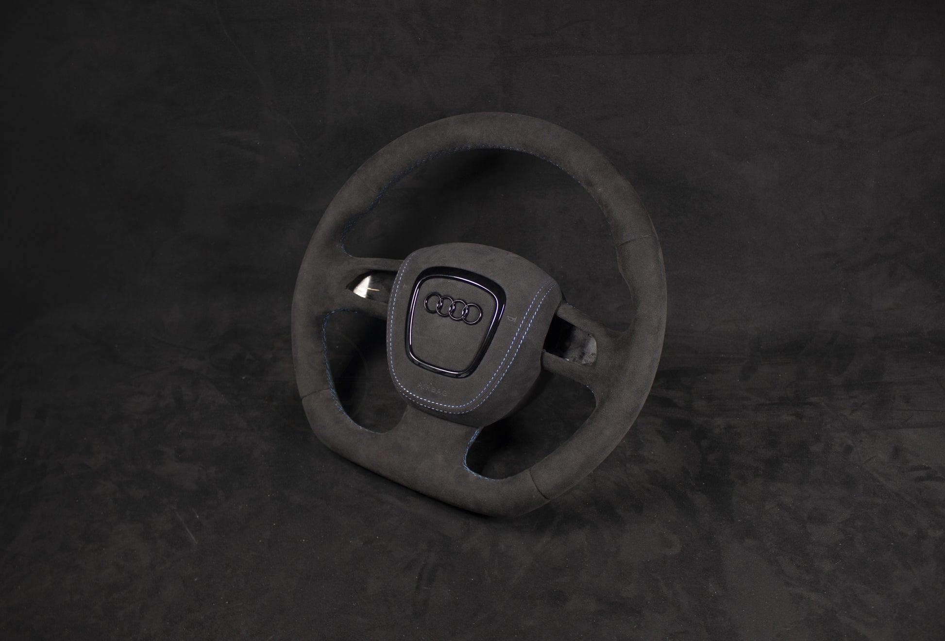 Audi B8 Alcantara Ratt (preface) - LZ-Customs