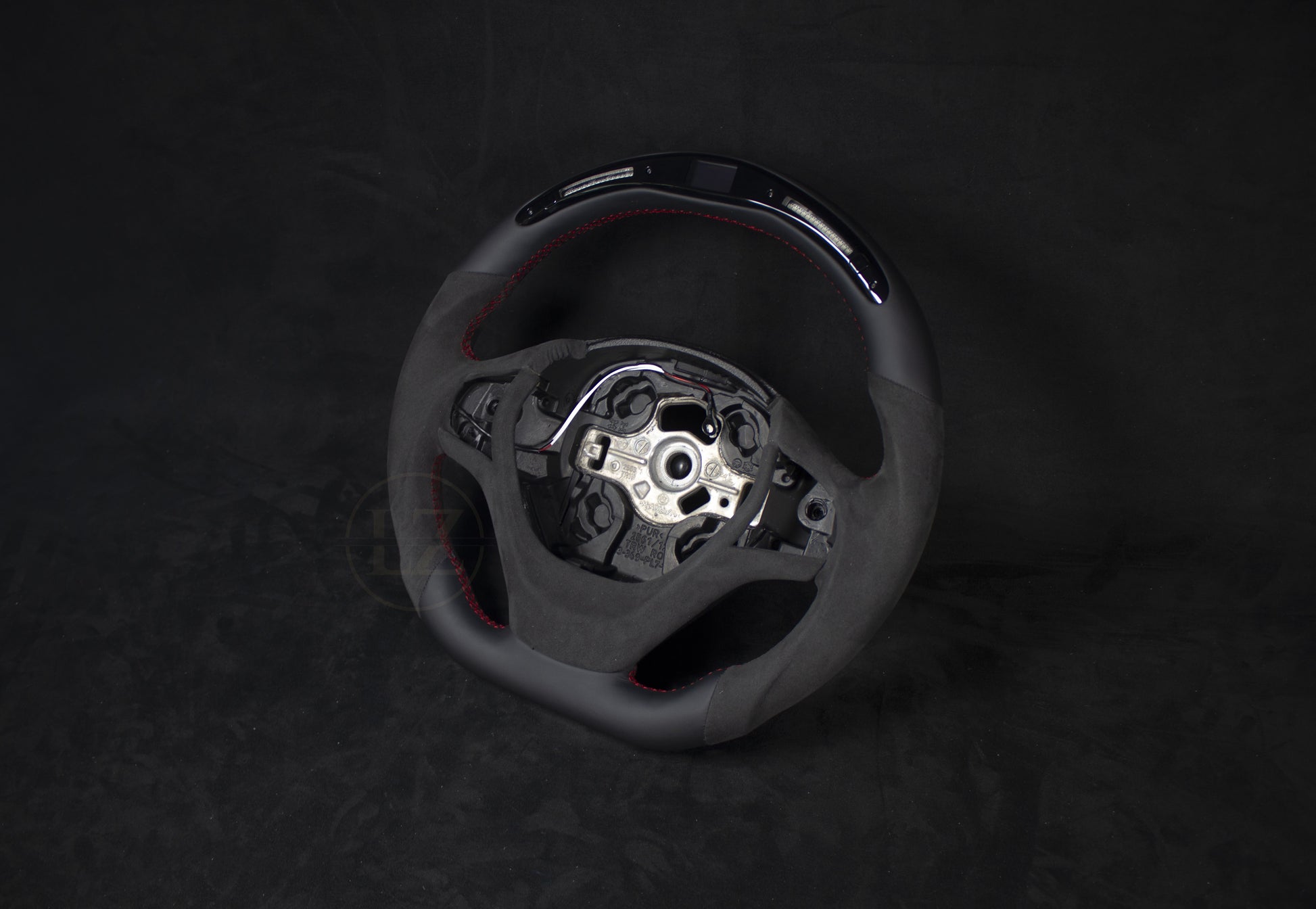 BMW F-Serie (PREFACE) Alcantara Ratt, LED - LZ-Customs