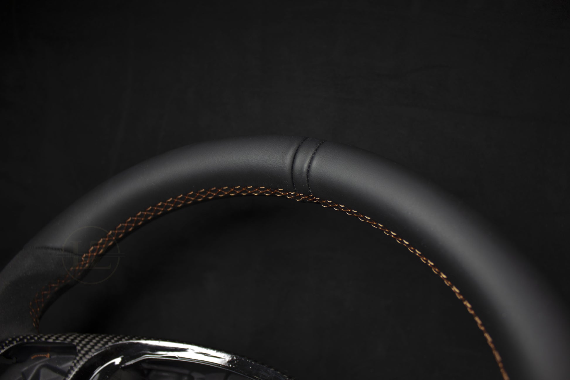 Mercedes-Benz Alcantara/Skinn Med Brune Sømmmer - LZ-Customs