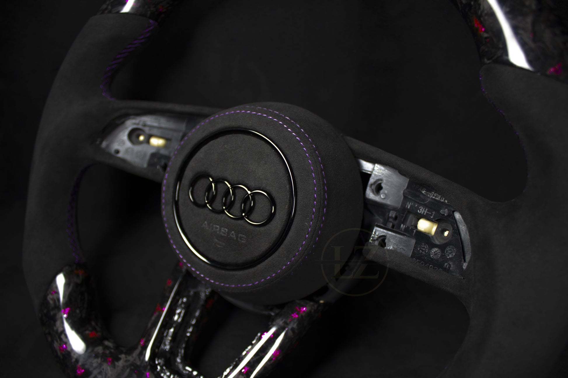 Audi A1 2018+ Alcantara/Forged med rosa flakes Ratt - LZ-Customs