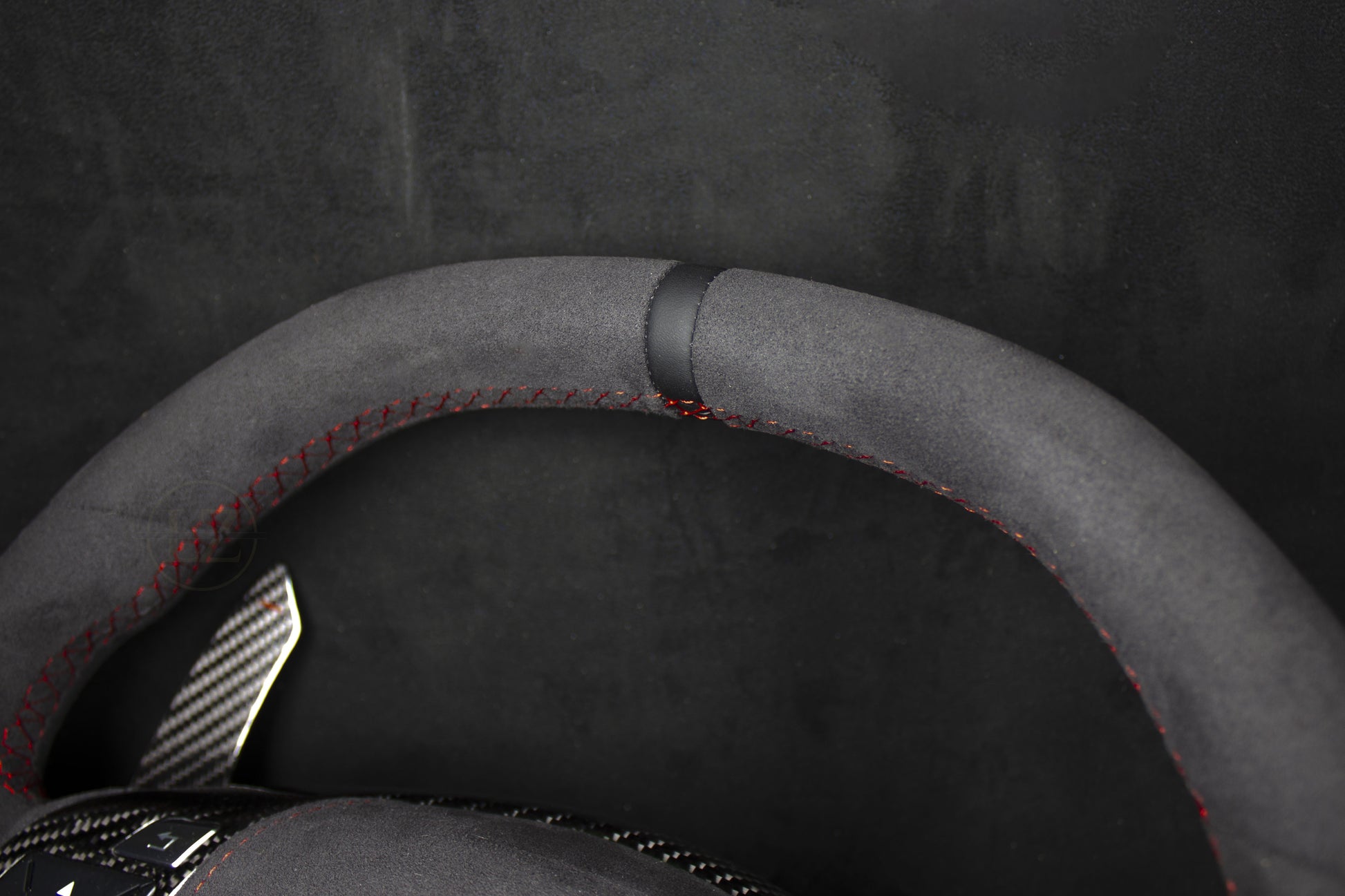 Mercedes-Benz AMG Alcantara Ratt - Røde Detaljer - LZ-Customs