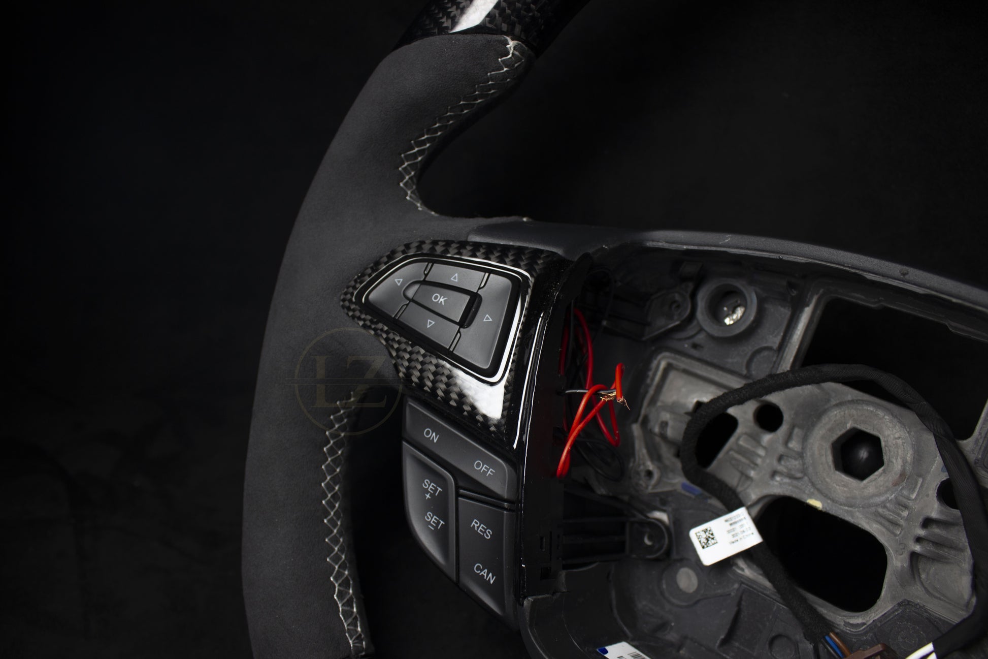 Ford Focus ST/RS MK3 Alcantara/Carbon + LED Ratt - LZ-Customs