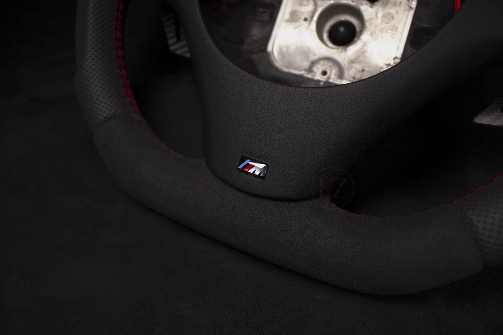 BMW E8X/E9X Alcantara/Skinn Ratt, Rød Detaljer Magnetiske Paddles V2 - LZ-Customs