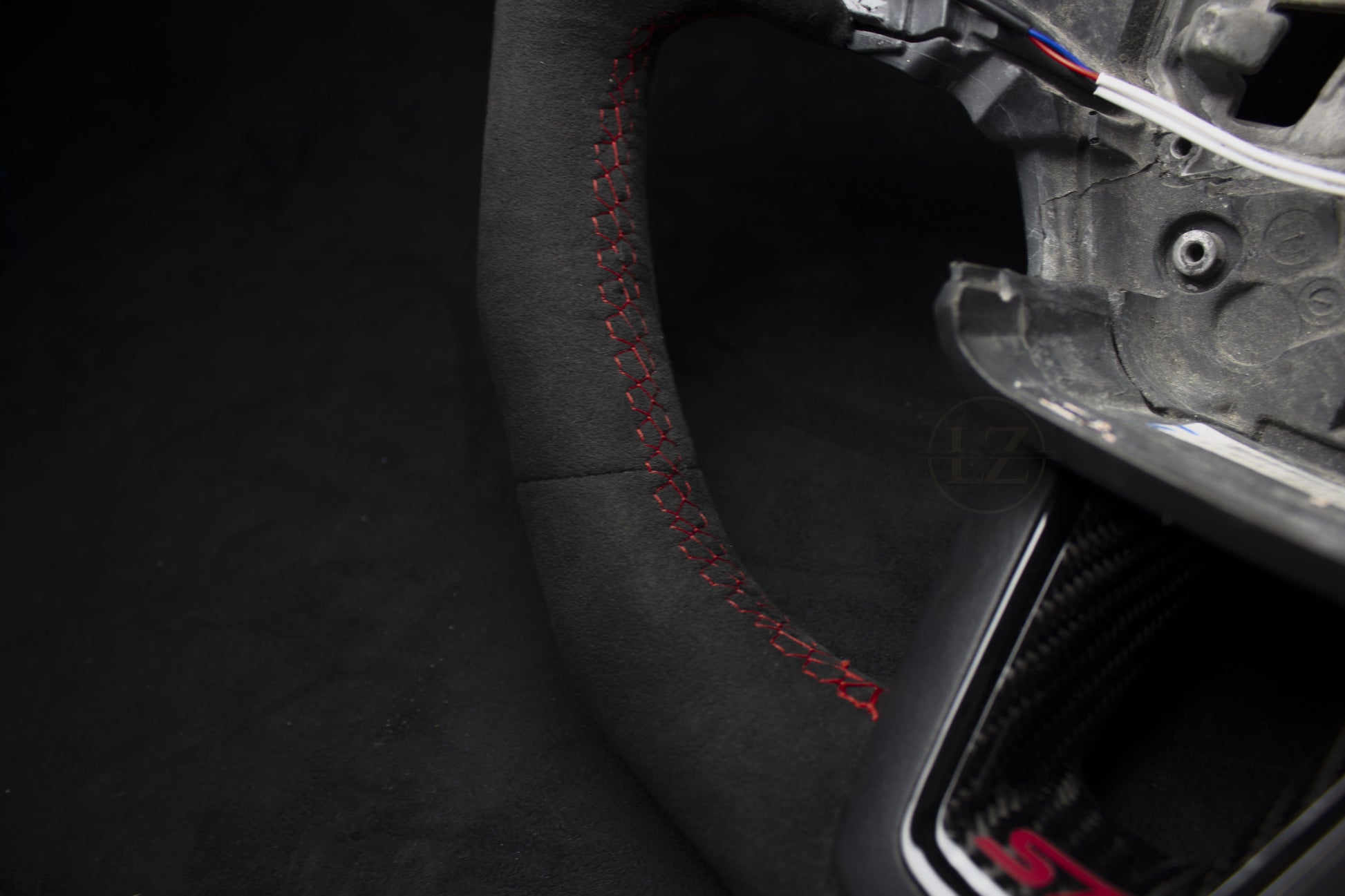 Ford Focus ST/RS MK3 Alcantara LED Ratt - Carbon Badge Edition - LZ-Customs