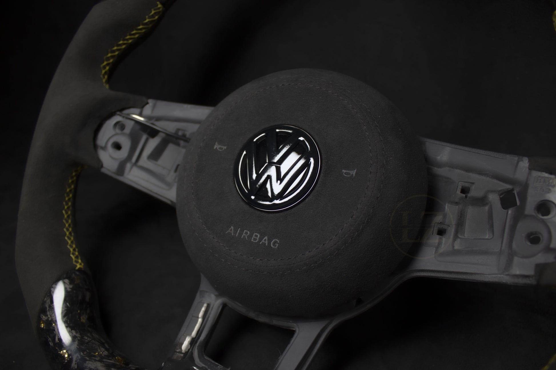 VOLKSWAGEN GOLF MK7 Alcantara/Carbon LED Ratt Gule Detaljer - LZ-Customs