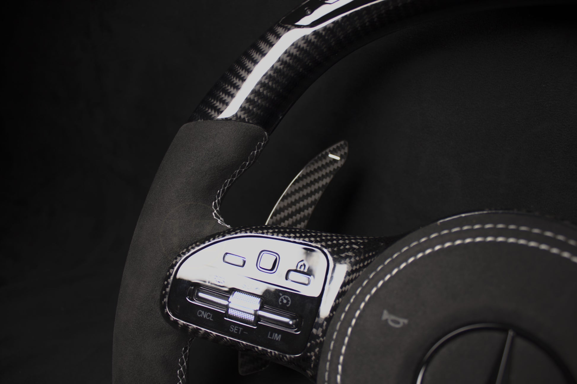 Mercedes-Benz C63 AMG Carbon/Alcantara LED Ratt Hvite Detaljer - LZ-Customs