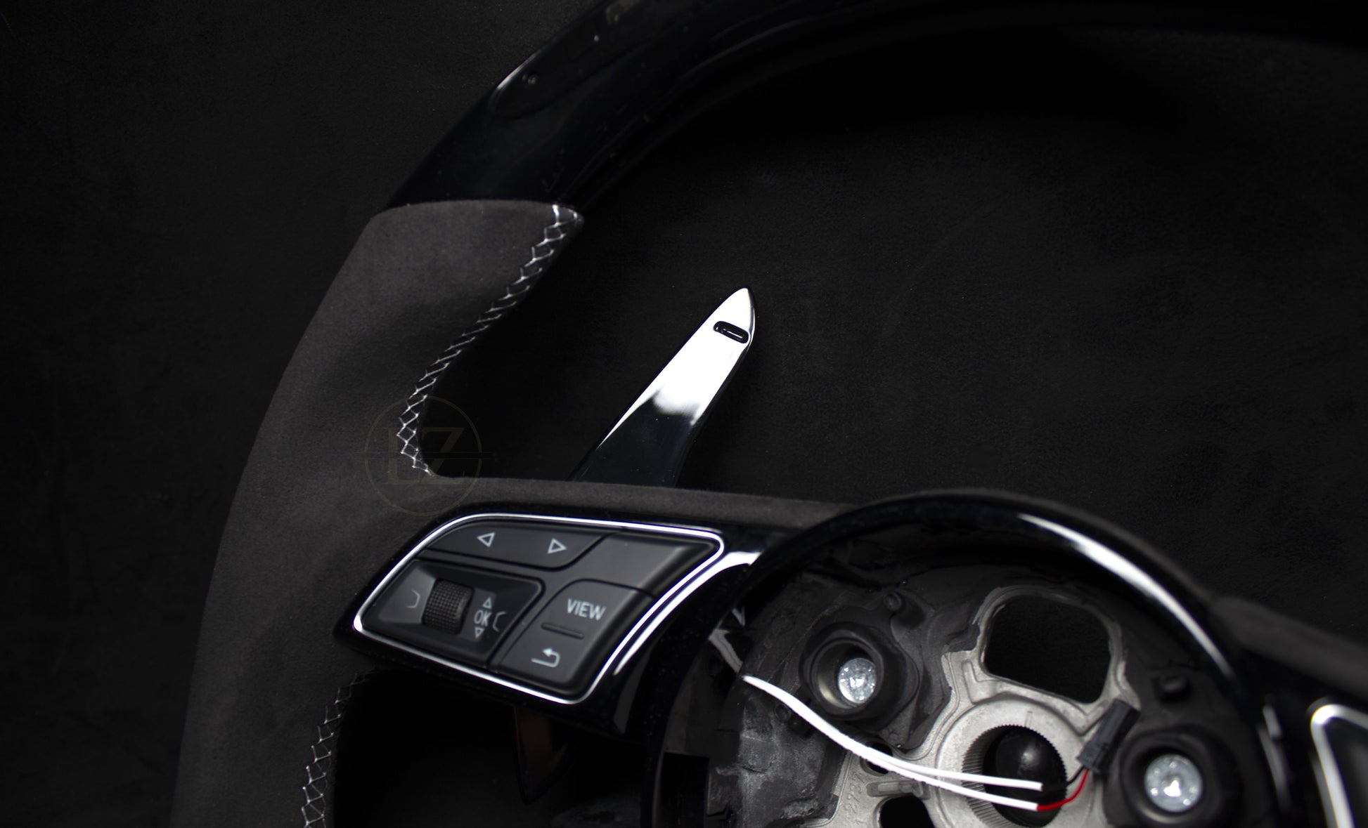 Audi B9.5 Pianosort Ratt Hvite Detaljer - LZ-Customs