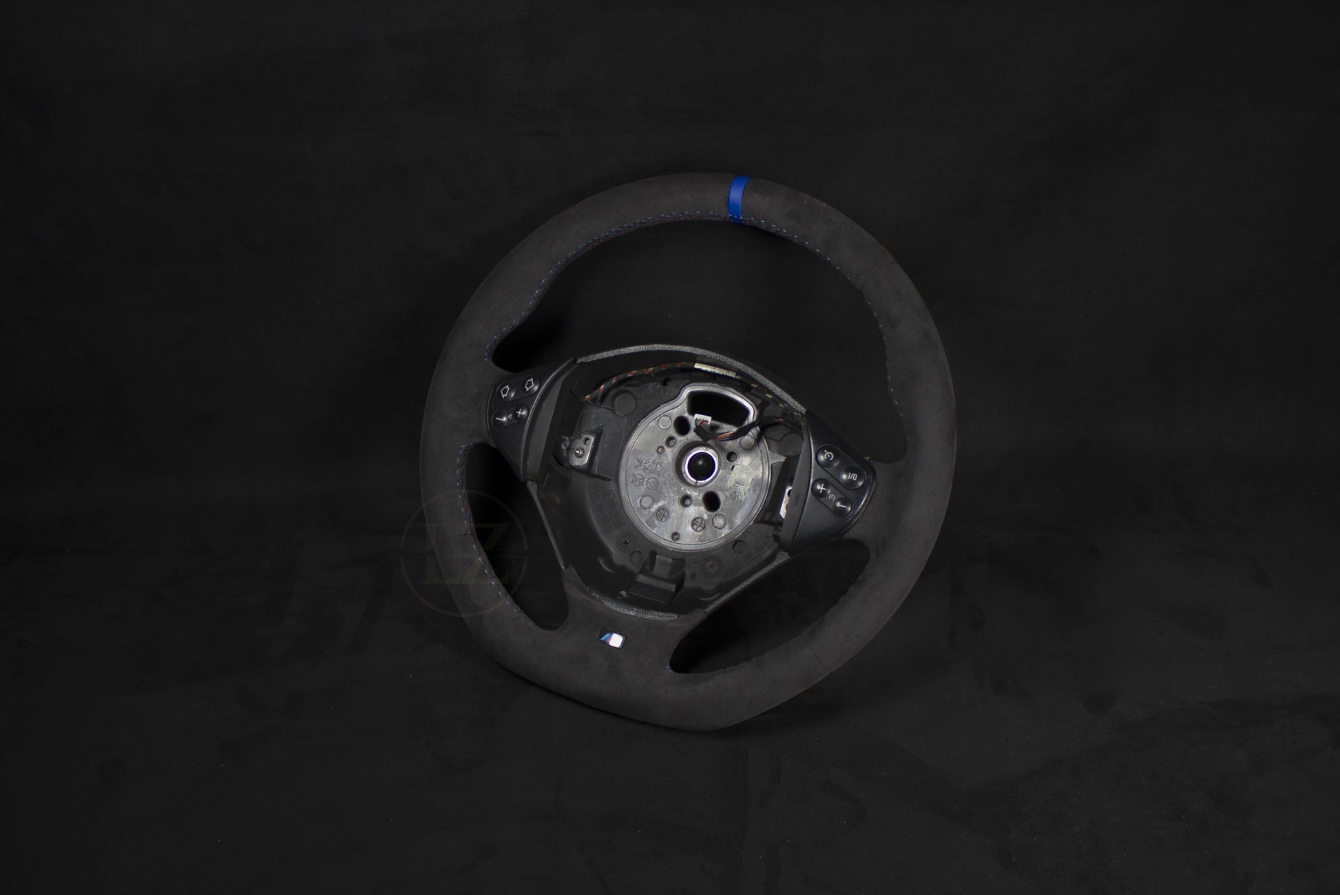 BMW E39 Alcantara Ratt - LZ-Customs