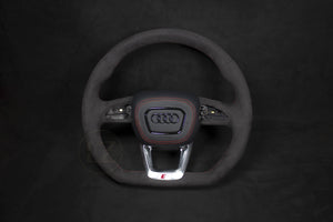 Audi RS C8 Alcantara-Lenkrad mit roten Details – LZ-Customs