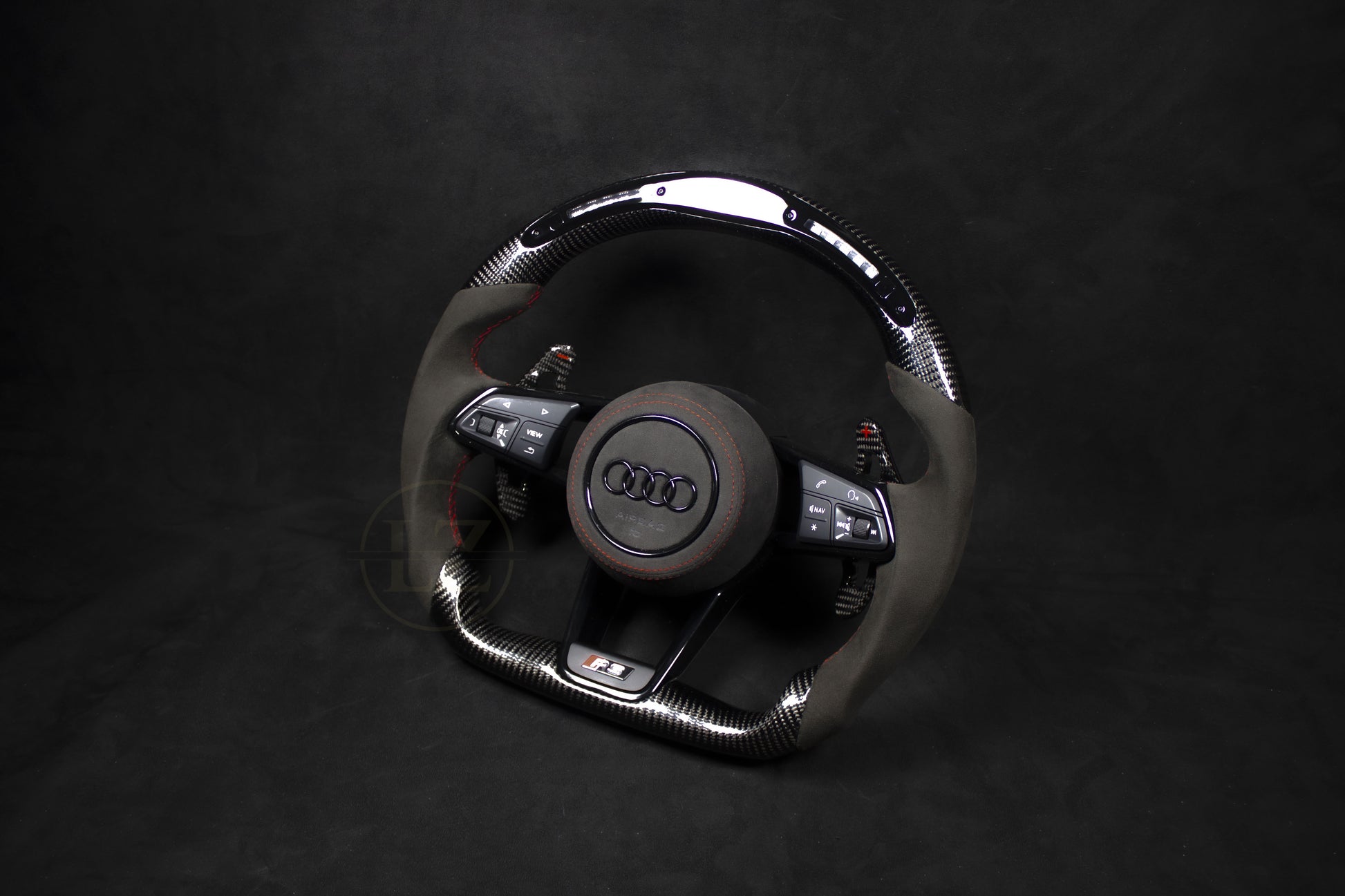 Audi R8 Alcantara/Carbon LED Ratt Røde Detaljer - LZ-Customs