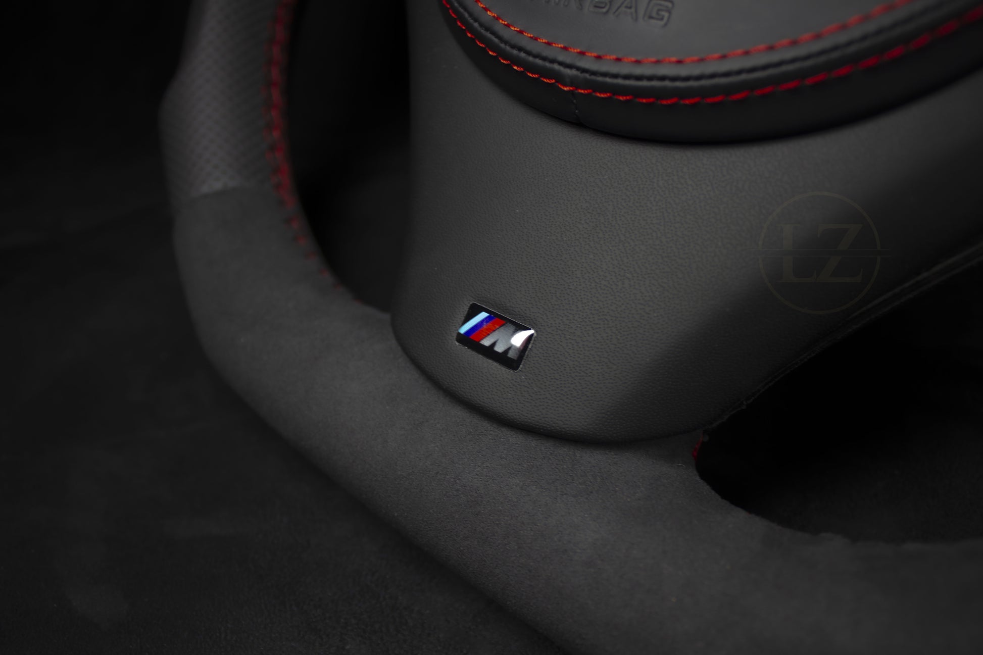 BMW E8X/E9X Alcantara/Skinn Ratt, Rød Detaljer V2 - LZ-Customs