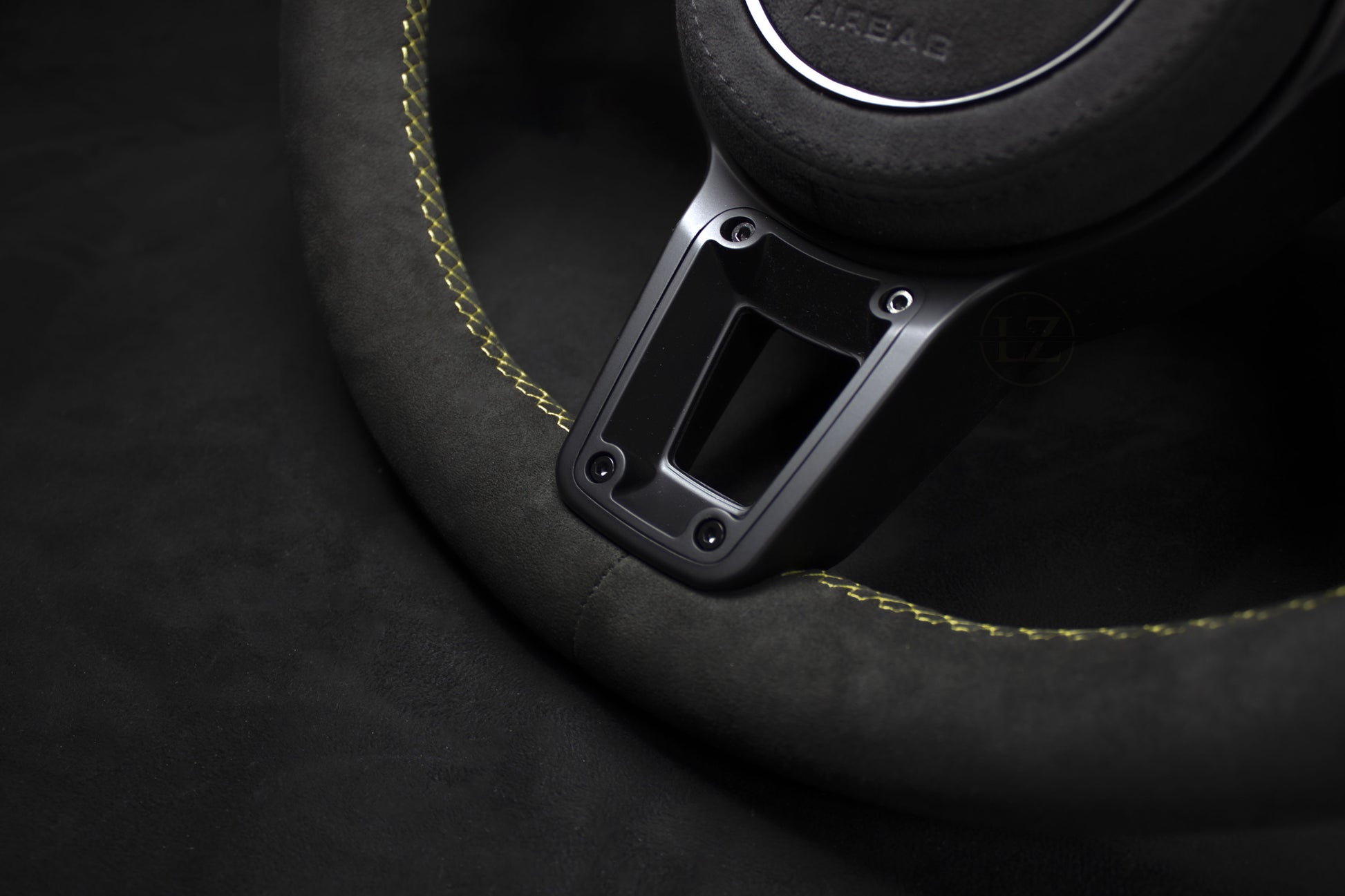 Porsche 911 Alcantara Ratt V2 Gule Detaljer - LZ-Customs