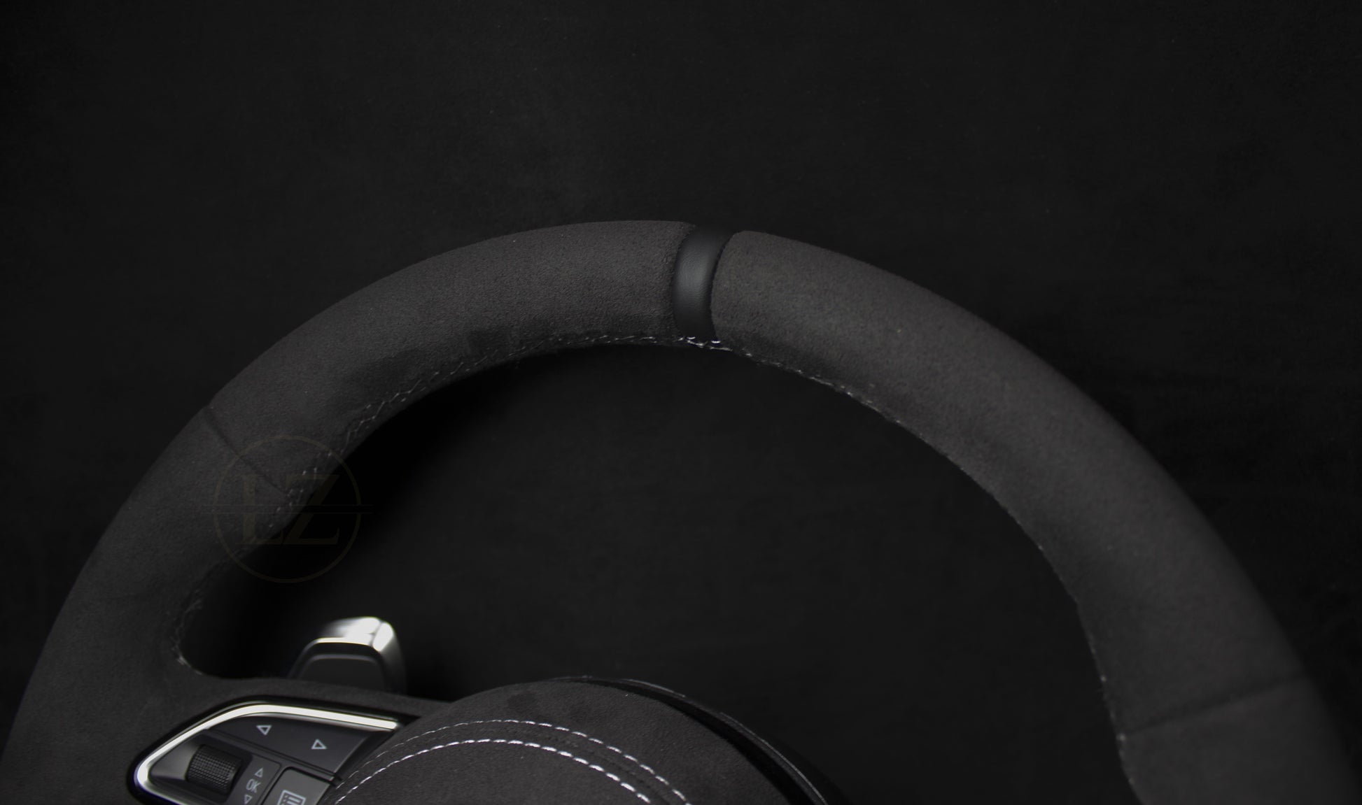 Audi B8 Alcantara Ratt, Hvite Detaljer v2 - LZ-Customs