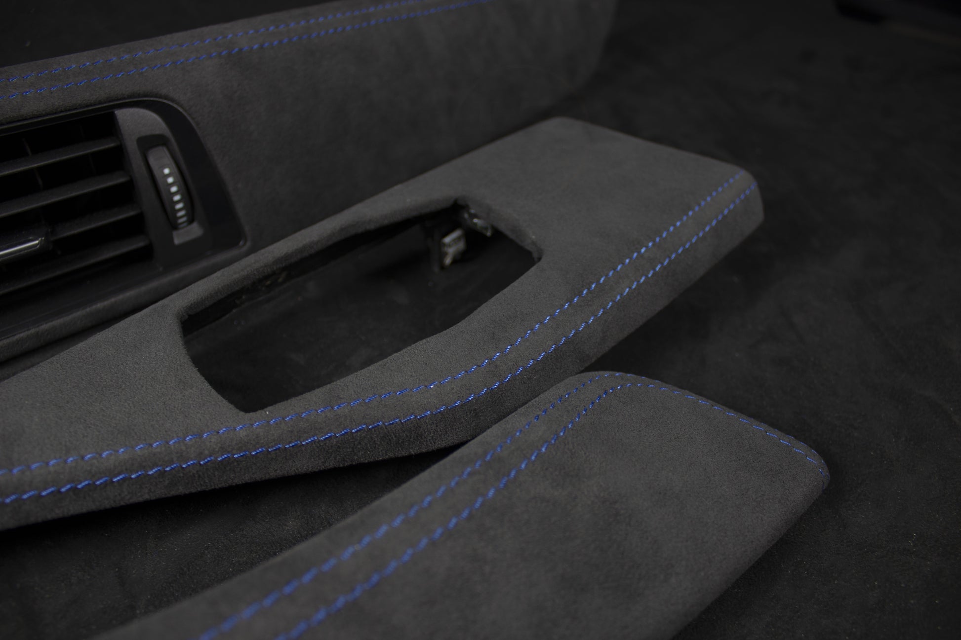 BMW F20,F21, F22 F87 Alcantara Interiør Lister Med Sømmer - LZ-Customs