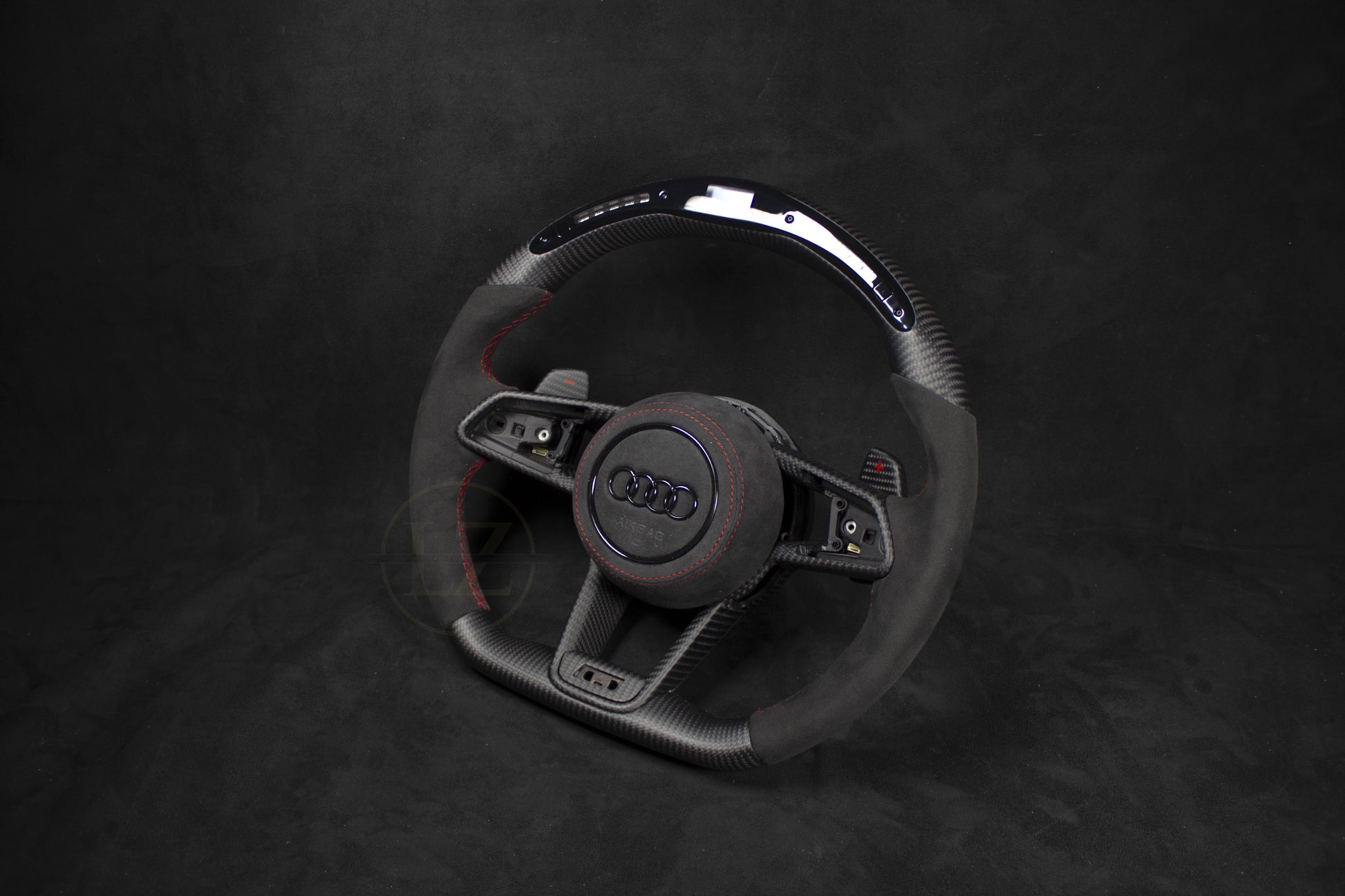 Audi R8 Alcantara/Carbon LED Ratt Røde Detaljer - LZ-Customs