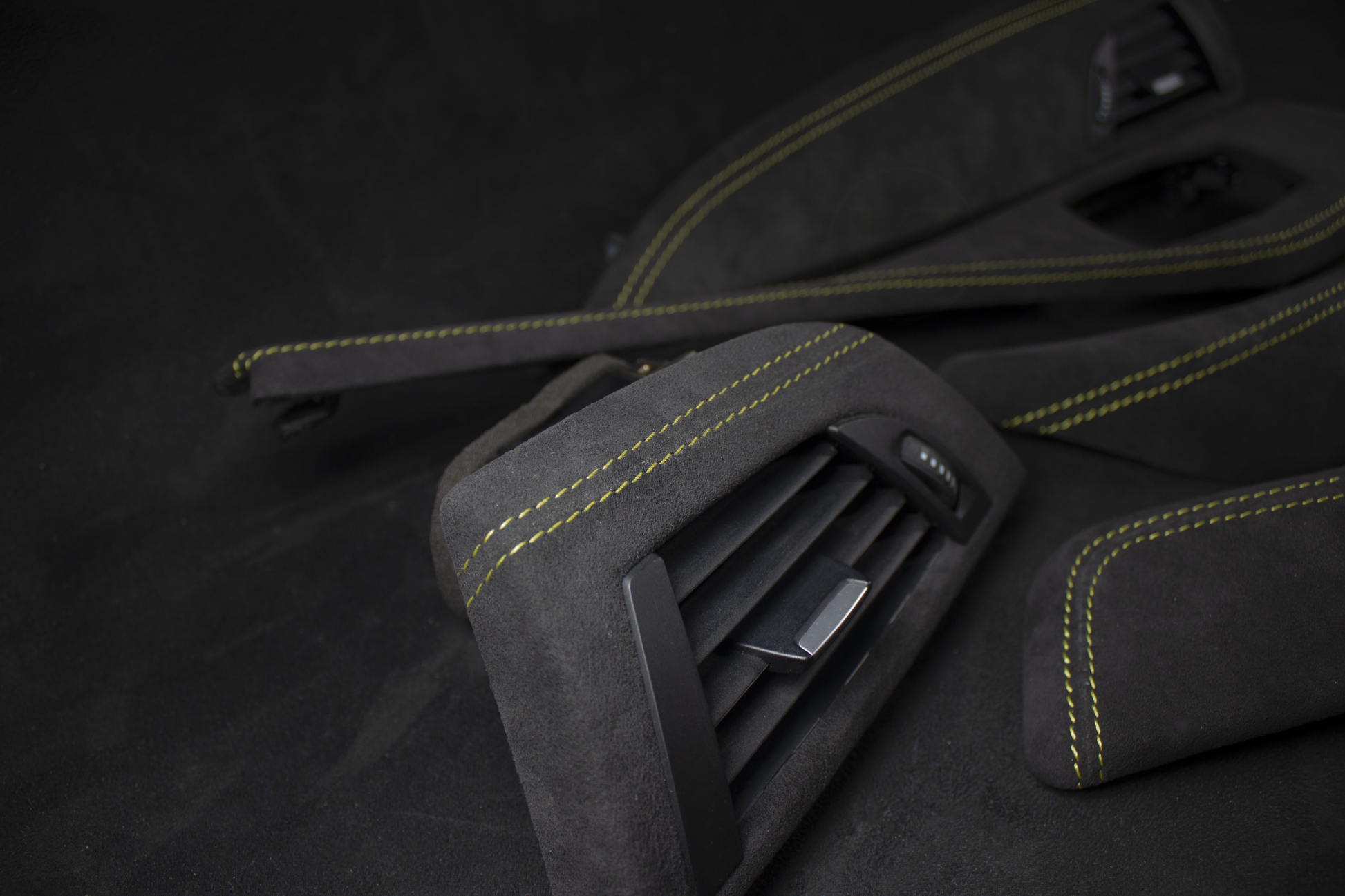 BMW F20,F21, F22 F87 Alcantara Interiør Lister Med Sømmer Preface - LZ-Customs