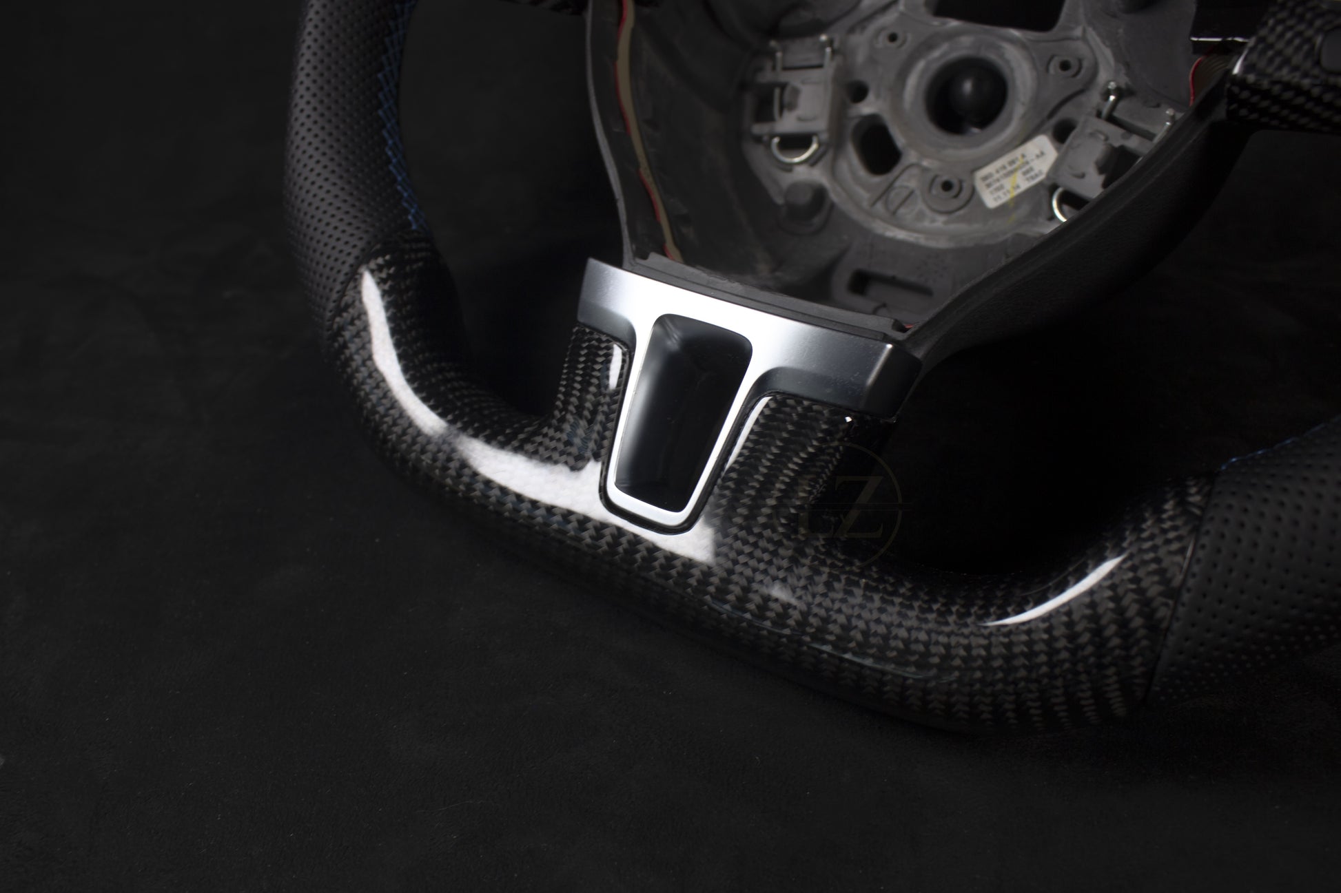 VOLKSWAGEN Passat B7 Skinn/Carbon Ratt Blå Detaljer - LZ-Customs