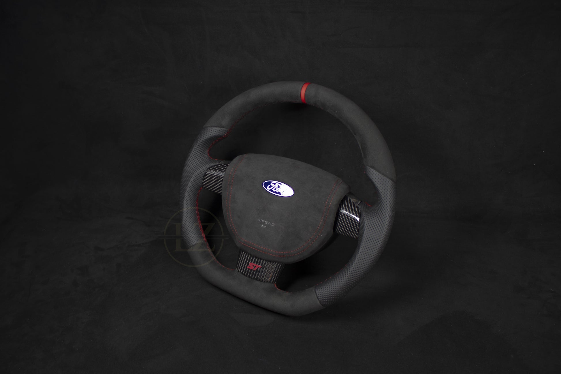 Ford Focus  V2 ST/RS MK2 Alcantara/Skinn Ratt, Røde Detaljer - LZ-Customs