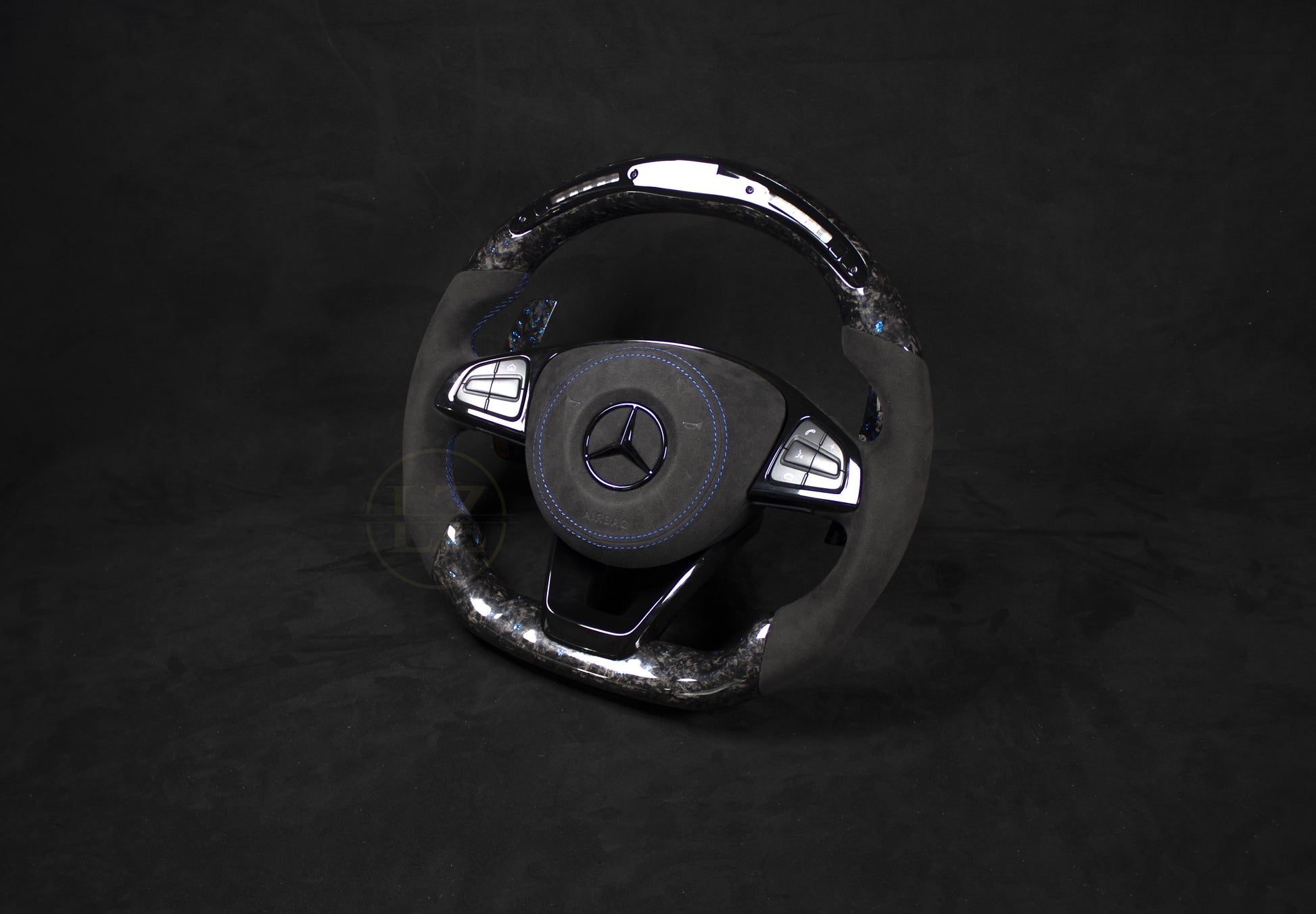 Mercedes-Benz MG Forged Carbon/Alcantara LED Ratt Blå Flakes - LZ-Customs