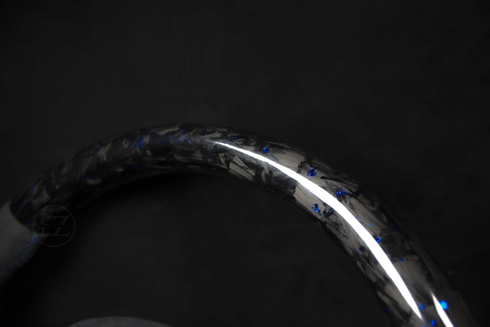 Audi B8 Forged Carbon Blå flakes og Alcantara Ratt (preface) - LZ-Customs