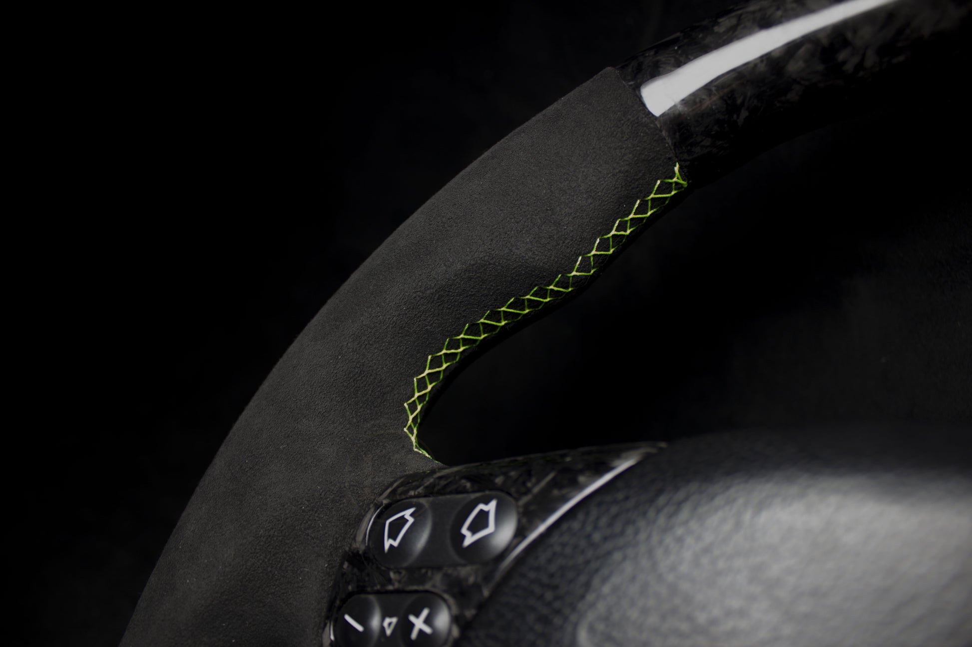 BMW E39 Alcantara og Forged Carbon Neon Grønne Detaljer - LZ-Customs