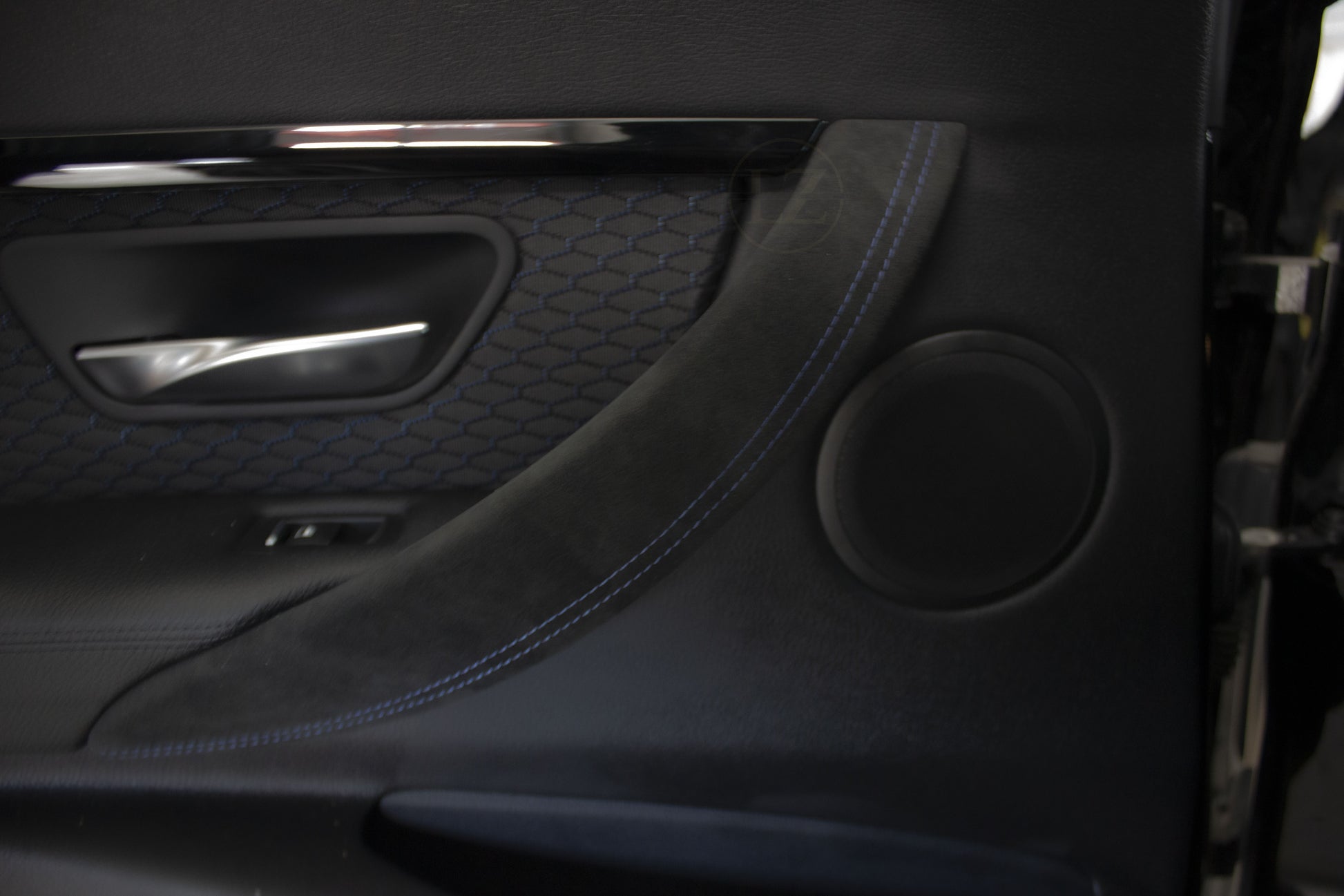 BMW F30,F80,F32,F82,F31,F36 Alcantara Interiør Lister Med Sømmer - LZ-Customs