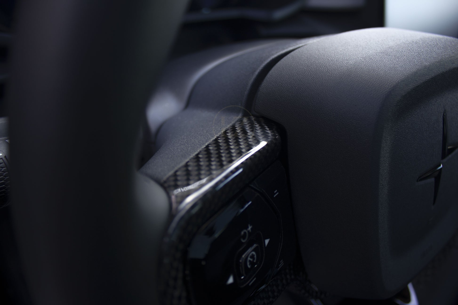 Polestar 2 Carbon Rattdeksel - LZ-Customs